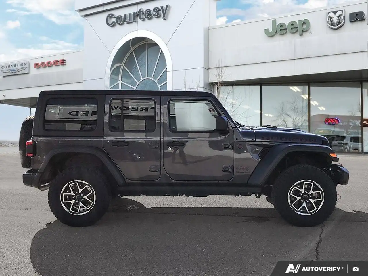 Jeep Wrangler снимка Jeep Wrangler