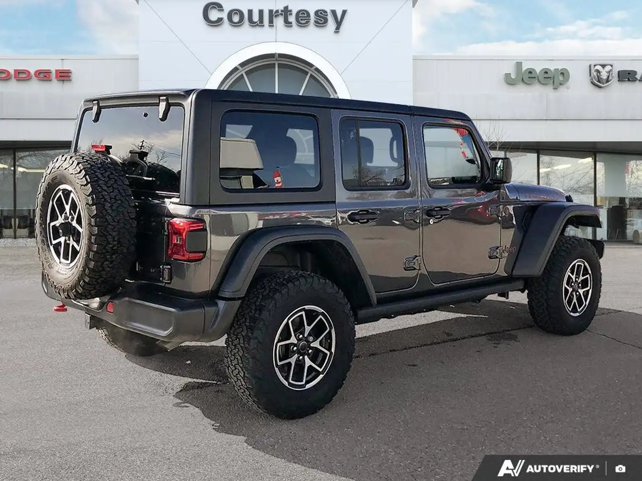 Jeep Wrangler снимка Jeep Wrangler