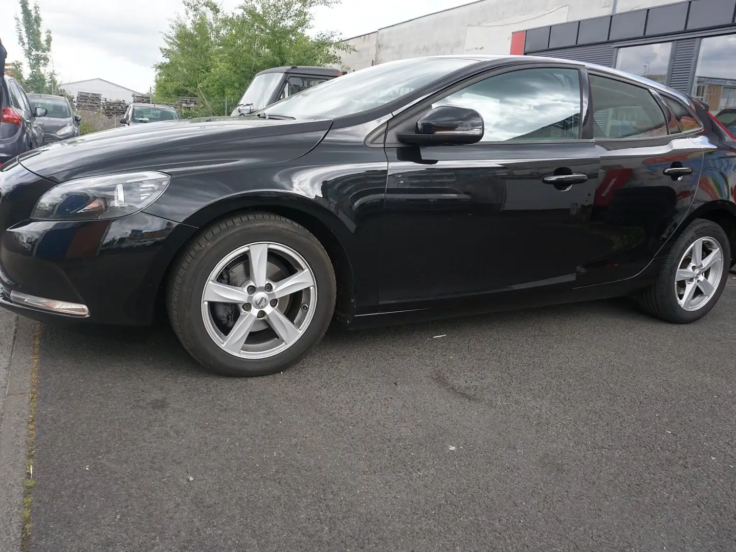 Volvo V40 Kinetic, 141Tkm, Voll Scheckheft, Bremse Neu! Black - 2