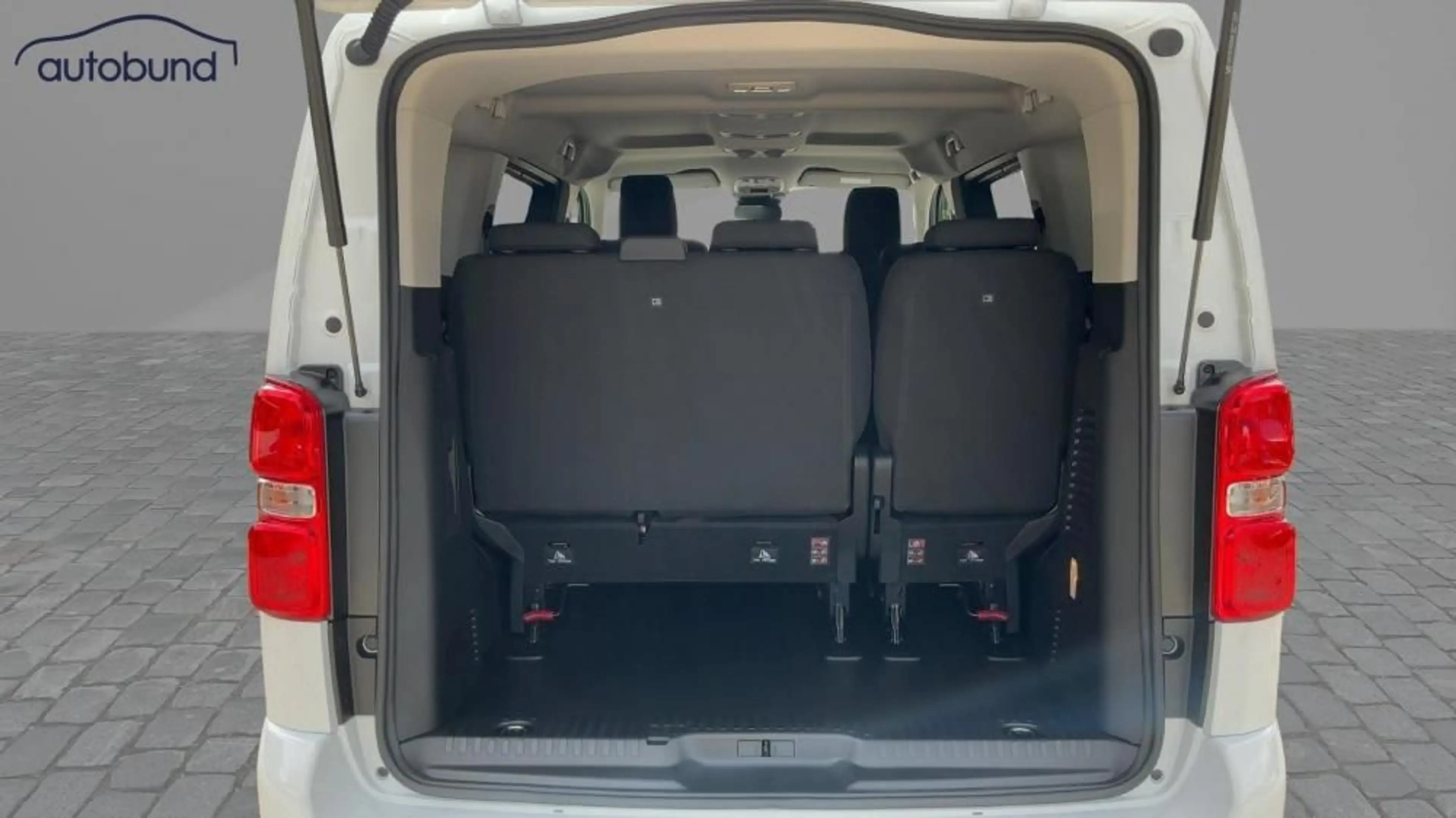 Citroen Spacetourer Spacetourer 2.2 BlueHDI 180 Autom. Plus M — photo 9