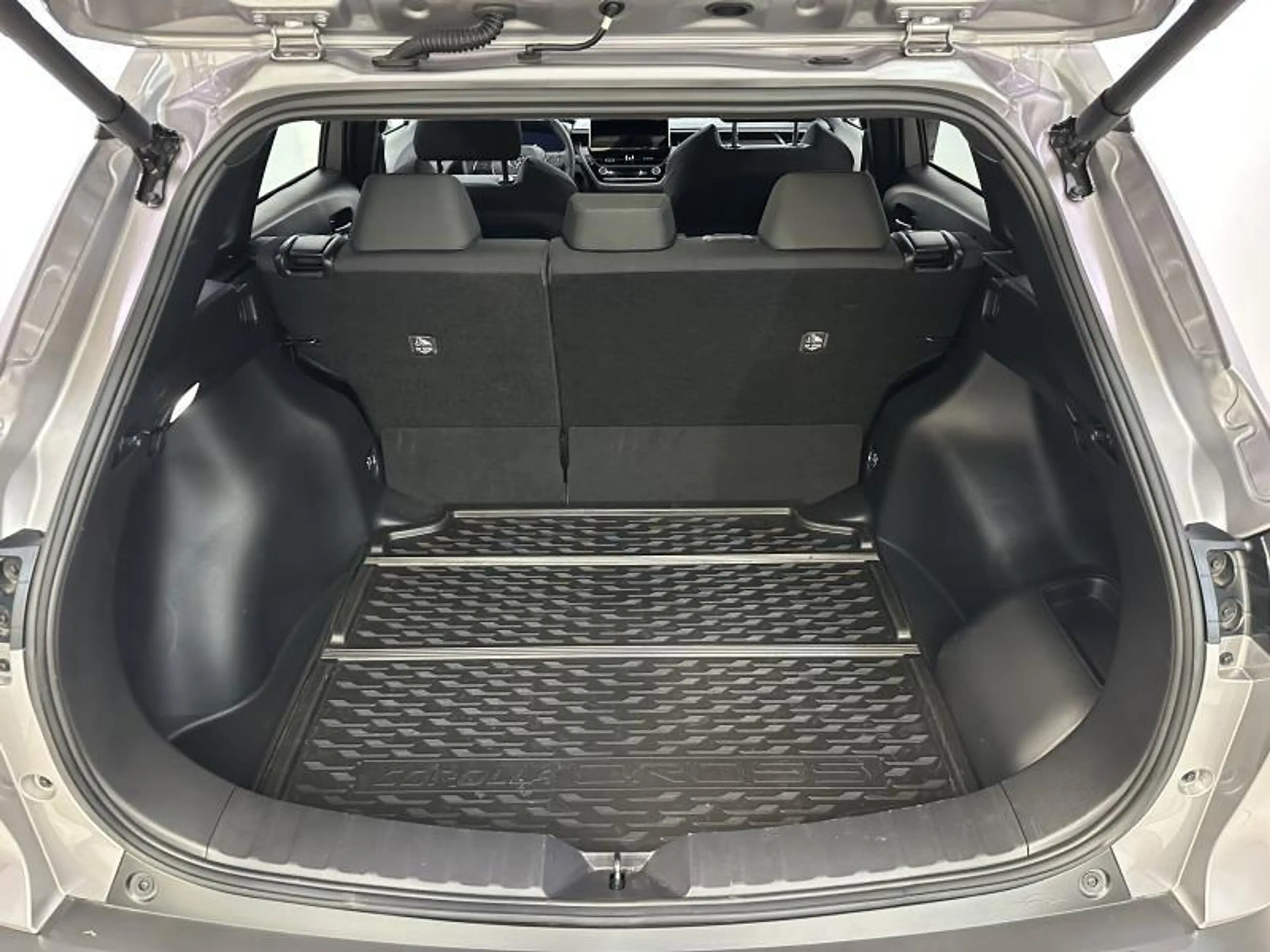 Toyota Corolla Cross 2.0 HYB STYLE + SUN PACK — photo 6