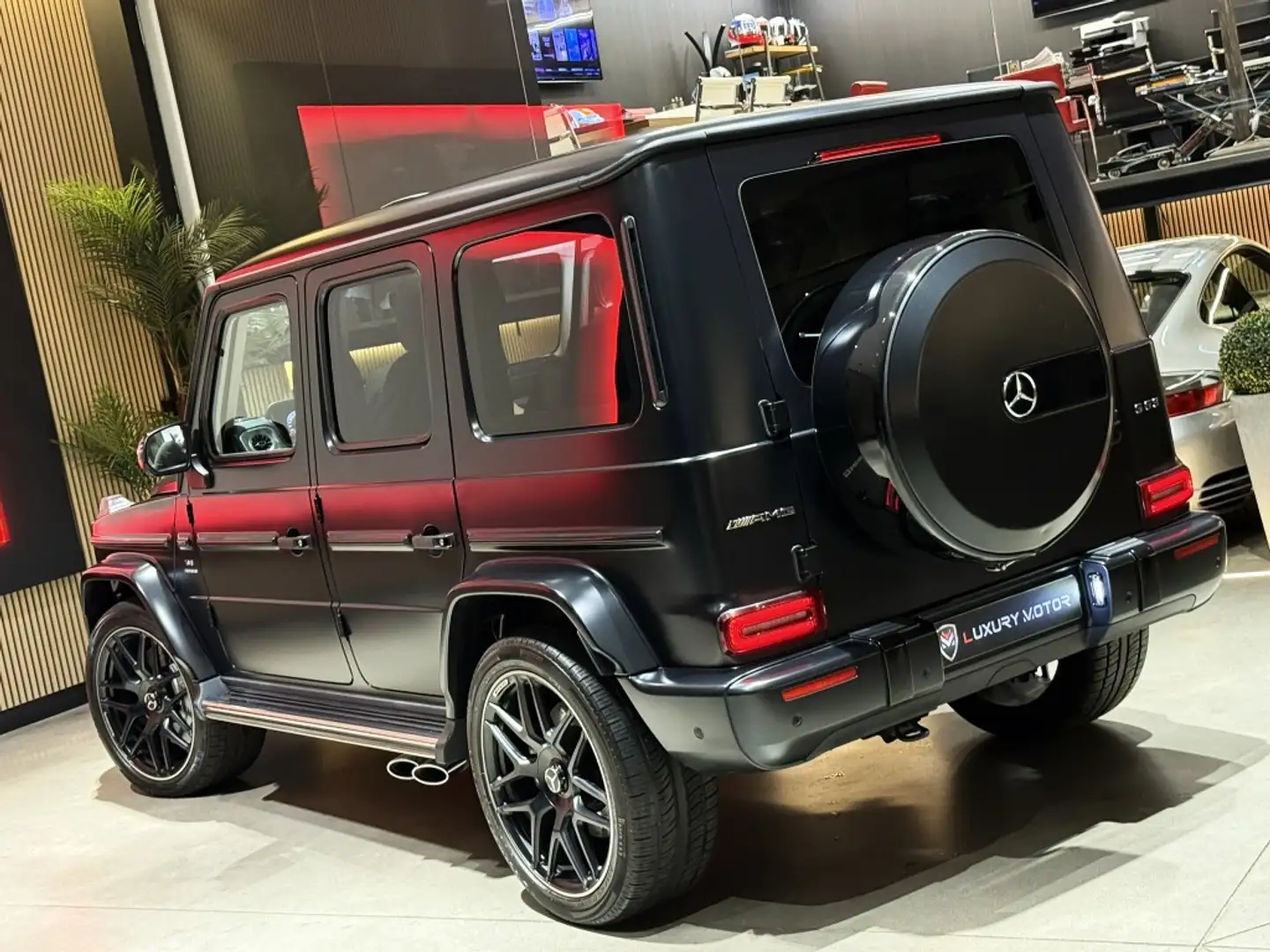 Mercedes-Benz G 63 AMG 4Matic 9G-Tronic Zwart - 2