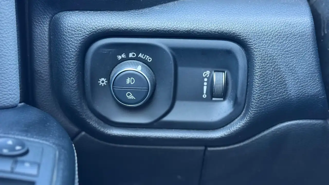 RAM 2500 снимка RAM 2500