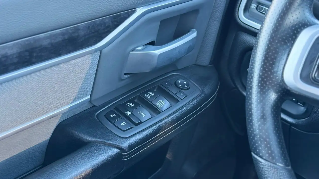 RAM 2500 снимка RAM 2500