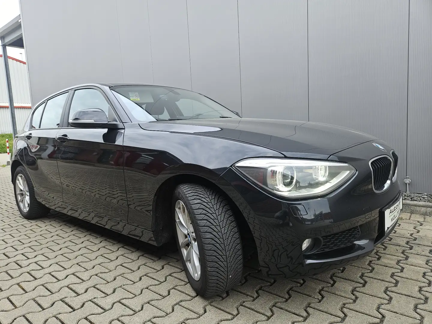 BMW 116 135 PS,BiXenonNavi,Klimaautomatik,PDC,Scheckheft Schwarz - 1
