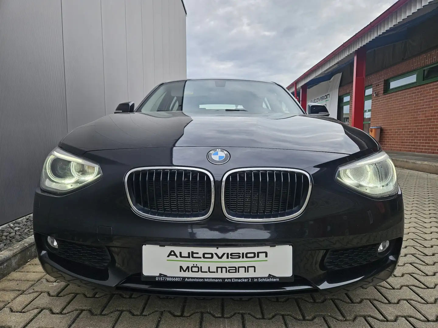 BMW 116 135 PS,BiXenonNavi,Klimaautomatik,PDC,Scheckheft Schwarz - 2