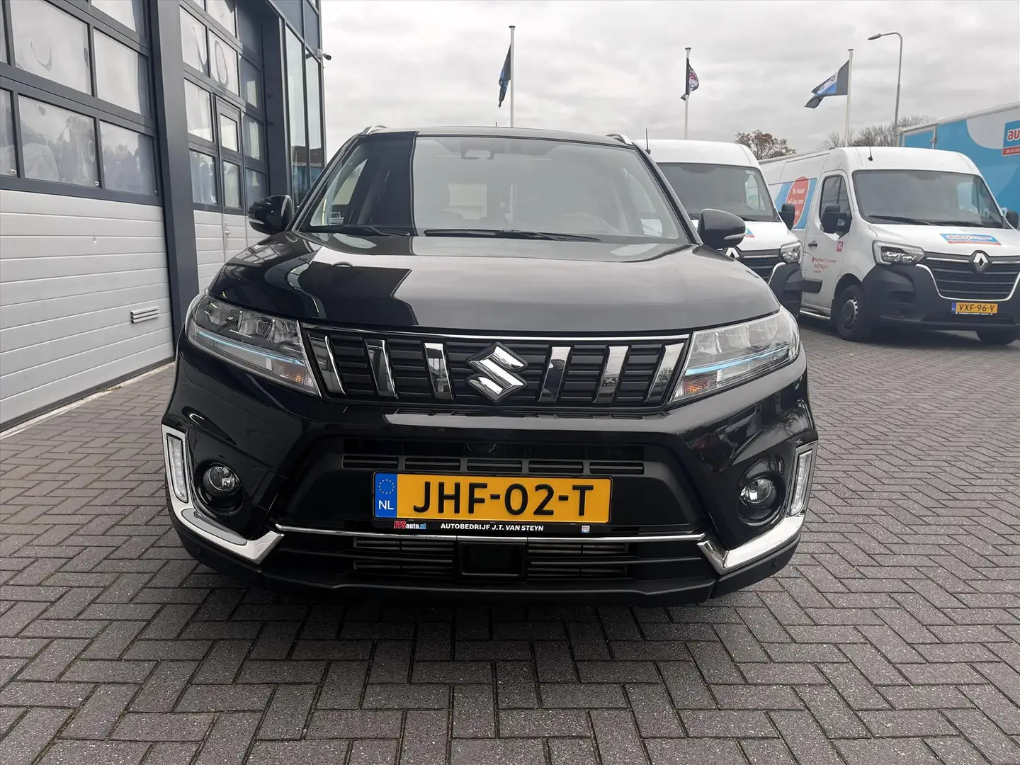Suzuki Vitara 1.4 Smart Hybrid Style, Carplay, Trekhaak, Panoram Schwarz - 2