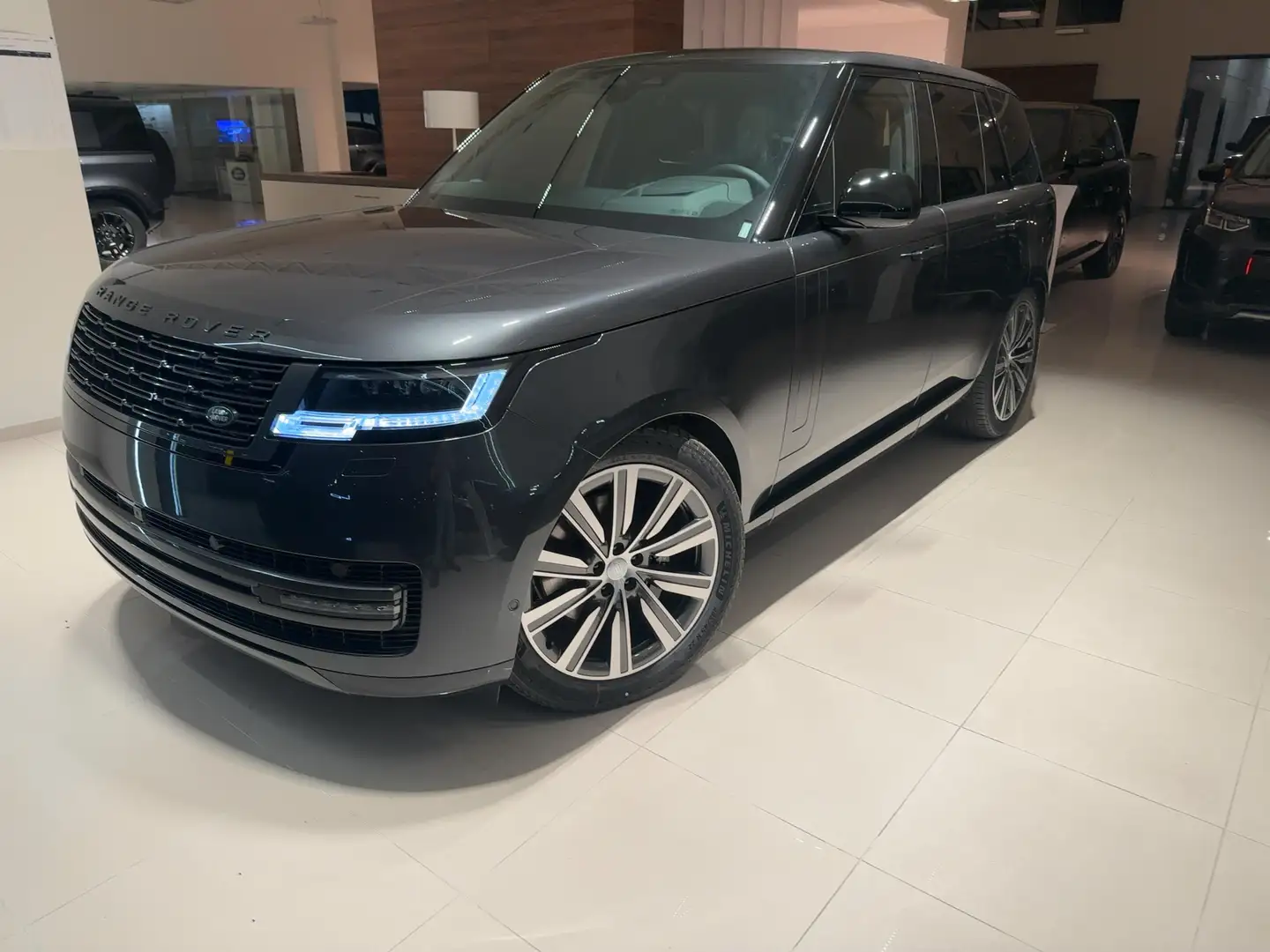 Land Rover Range Rover SWB P460e HSE Gris - 1