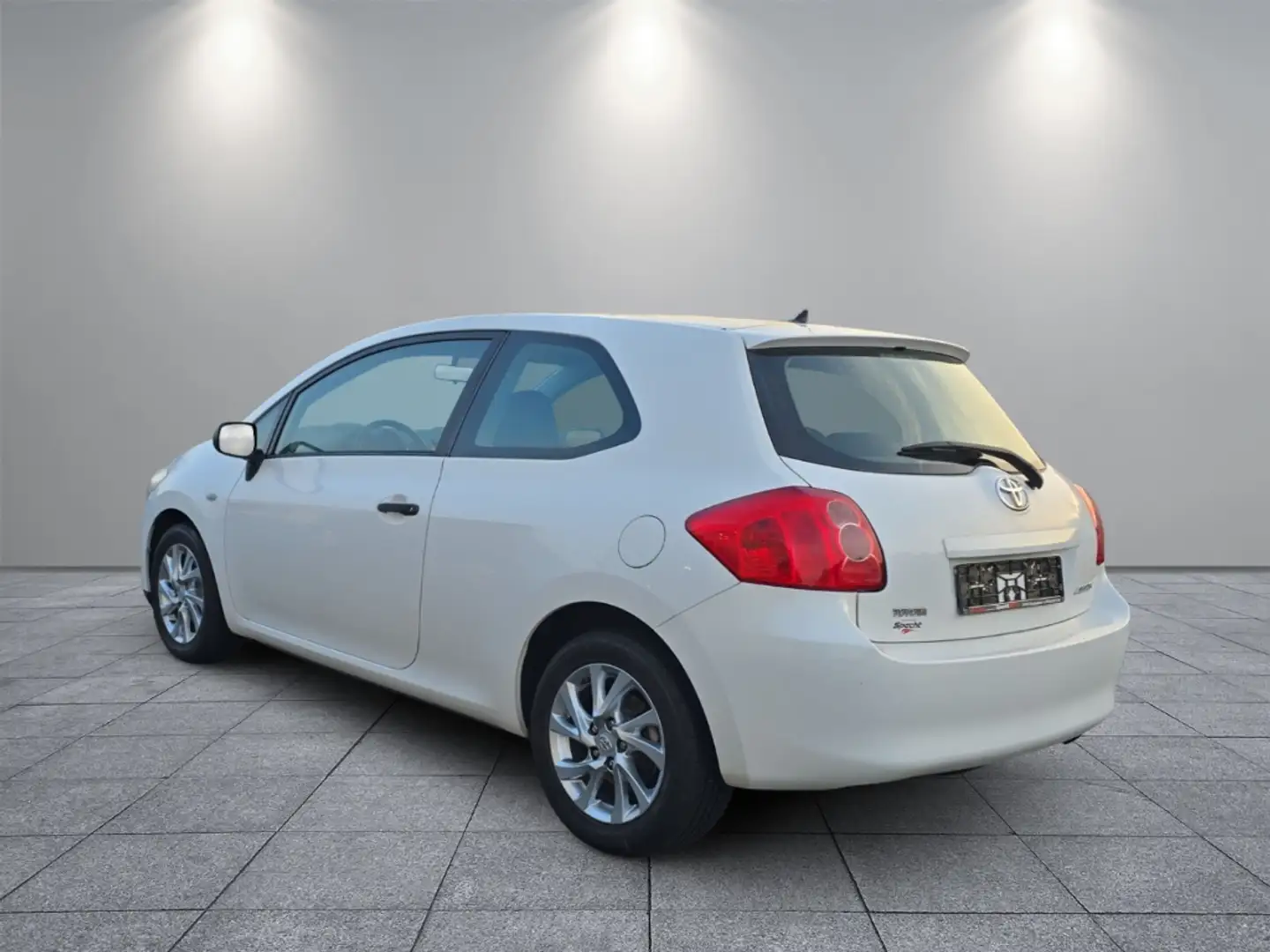 Toyota Auris Basis 1.33 Dual-VVT-i el.SP teilb.Rücksb MP3 CD eF Weiß - 2