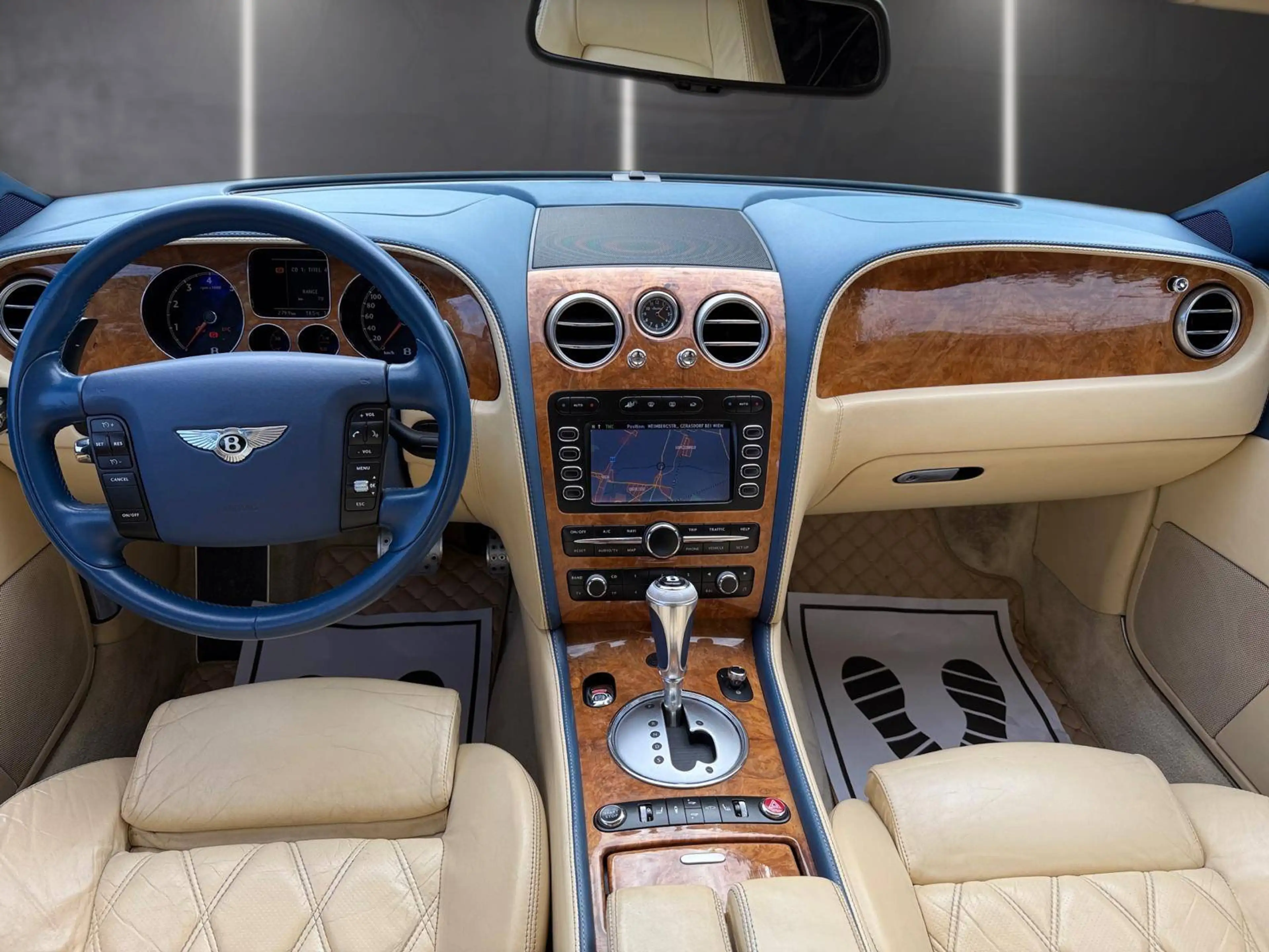 Bentley Continental GT W12 Sportwagen/ Coupé — photo 11