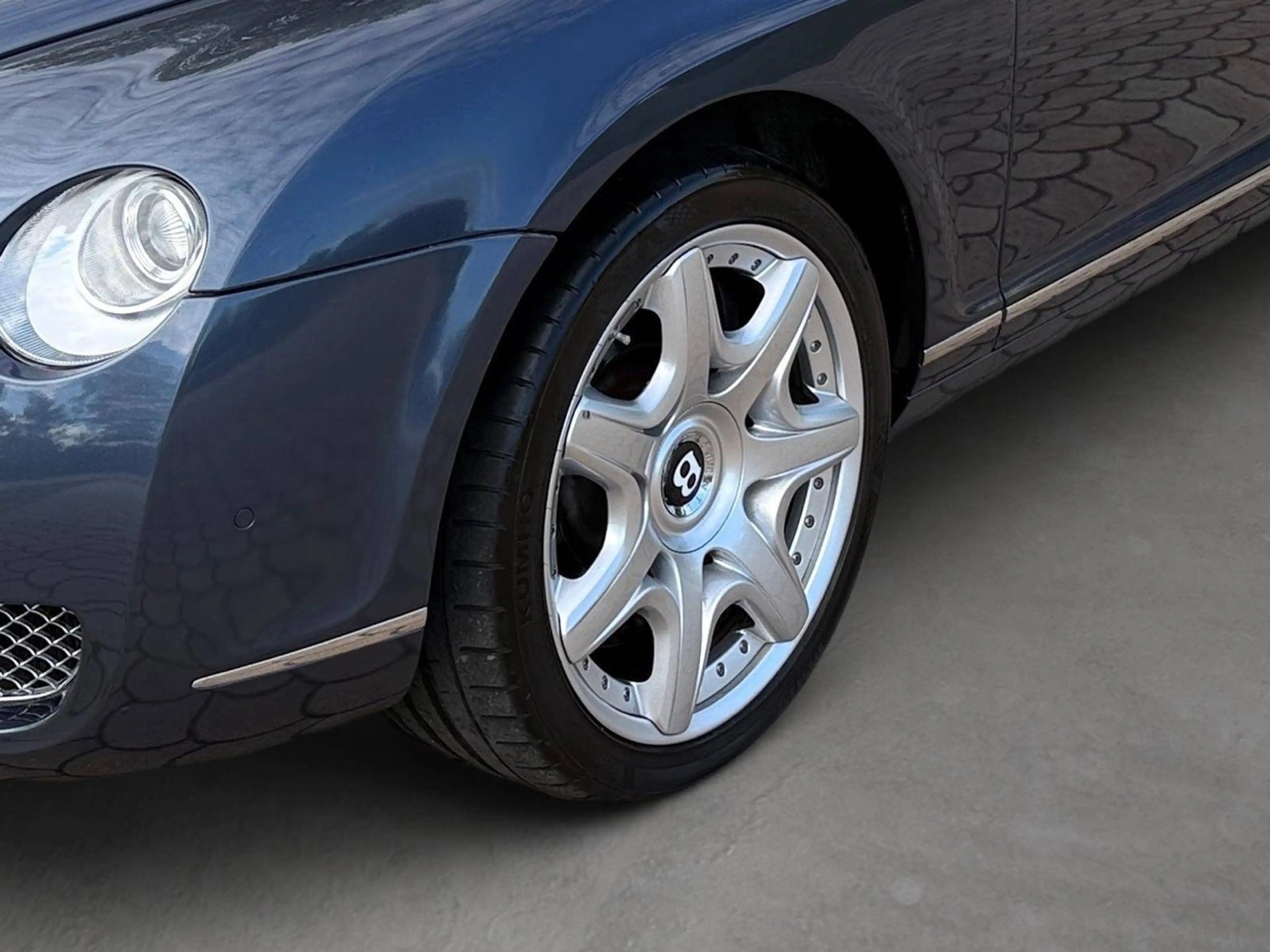 Bentley Continental GT W12 Sportwagen/ Coupé — photo 9