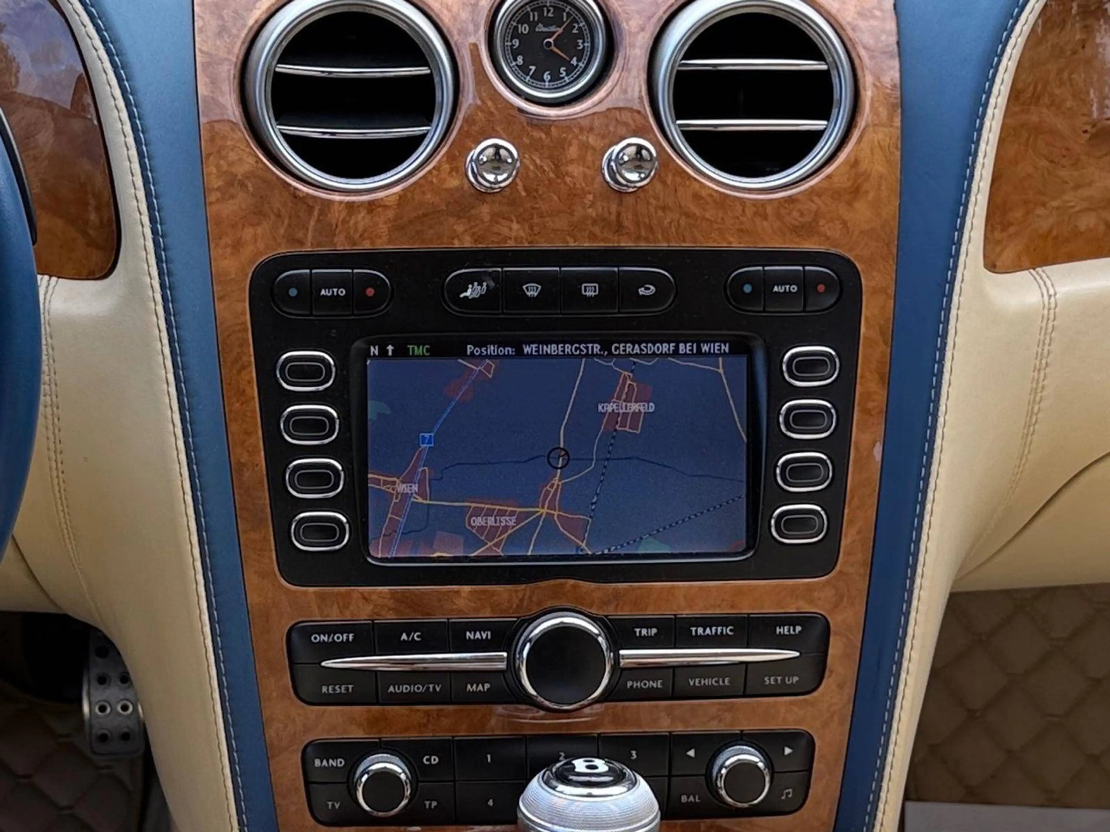Bentley Continental GT W12 Sportwagen/ Coupé — photo 13