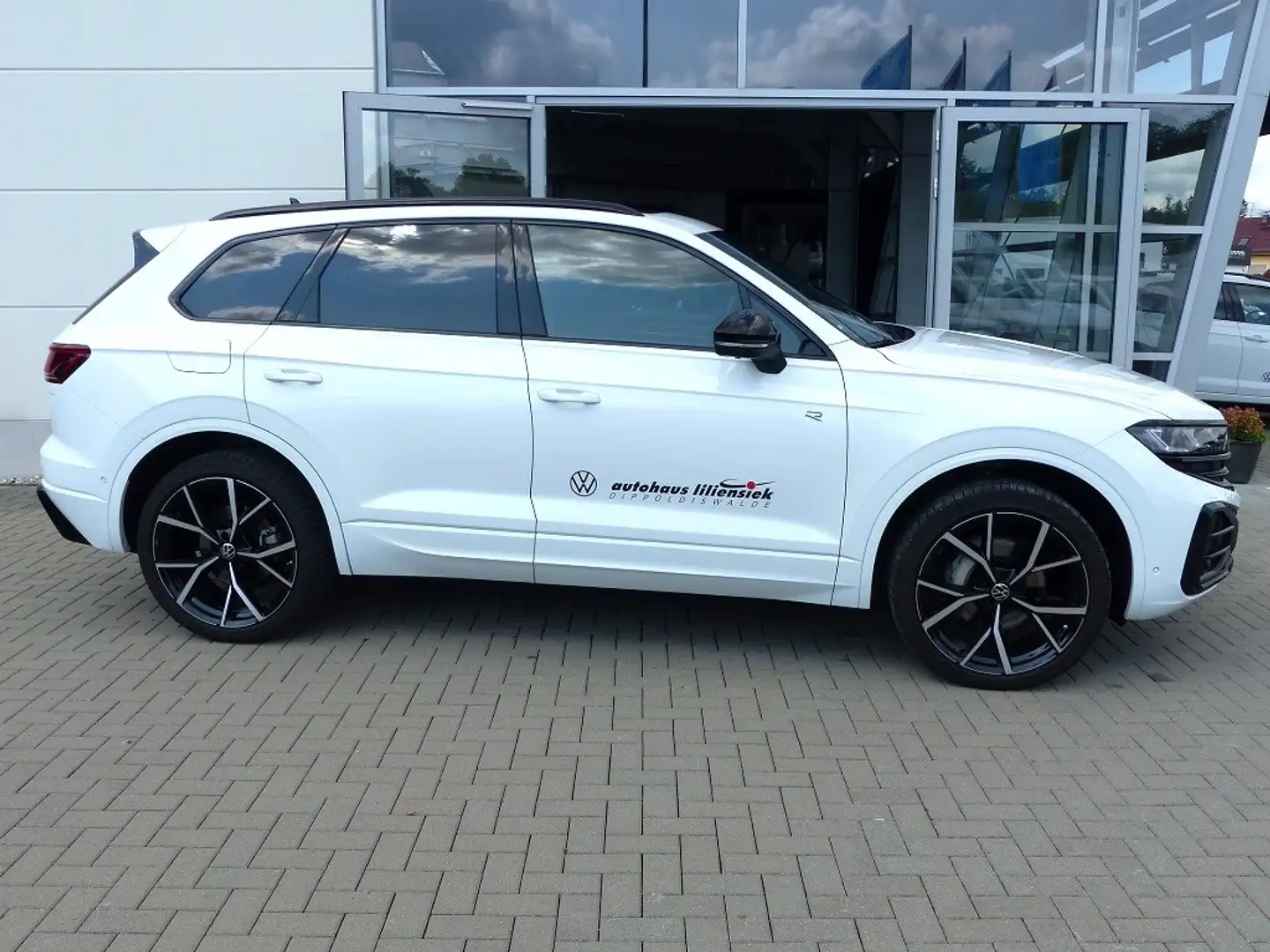 Volkswagen Touareg 3.0 V6 TDI 4Motion Tiptronic R-Line *LED*AHK*Sthz Weiß - 2