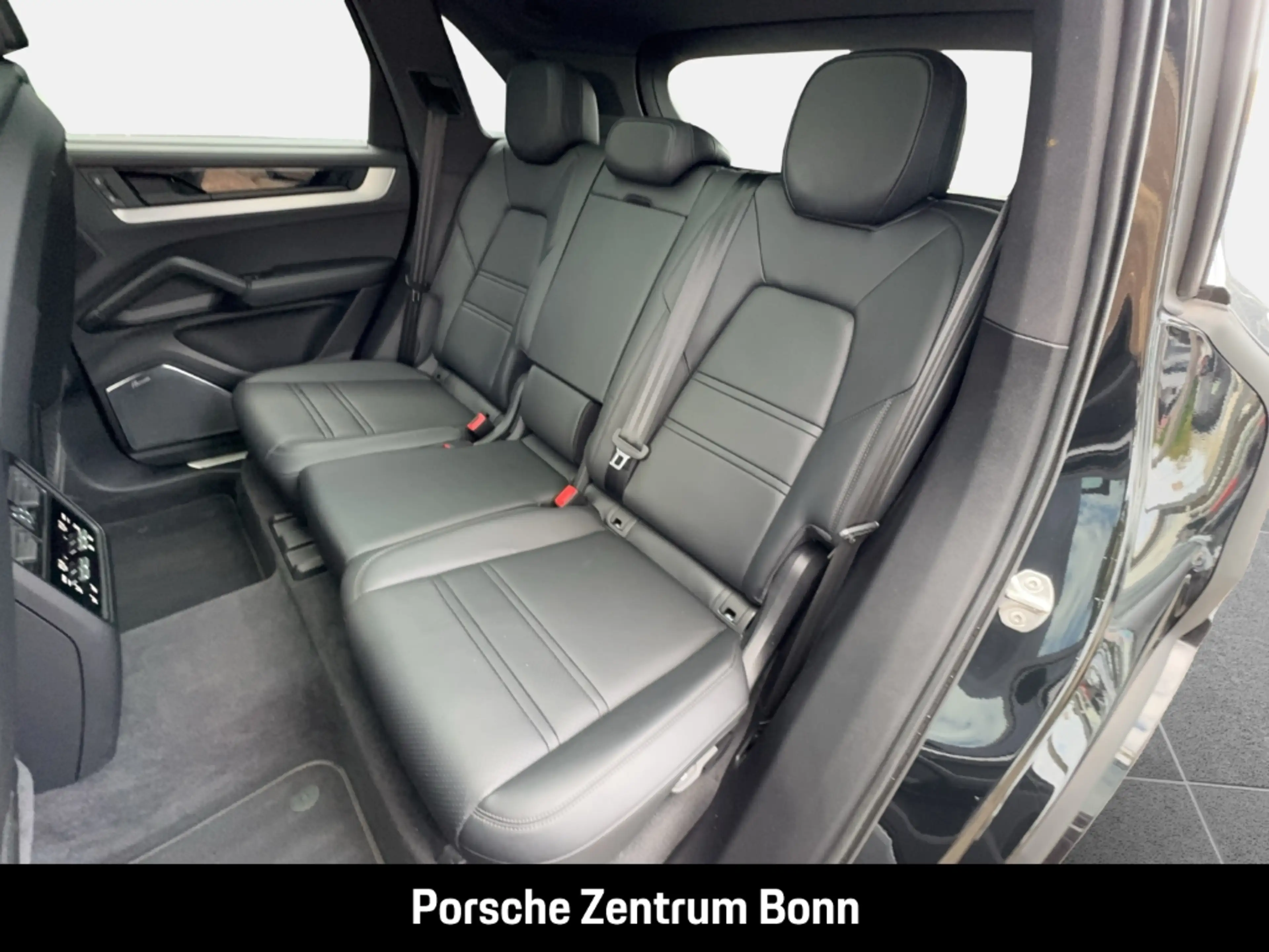 Porsche Cayenne S E-Hybrid Black Edition Burmester InnoDrive — photo 13