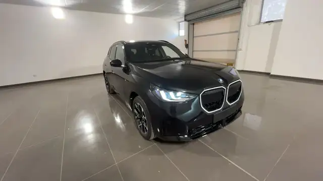 BMW X3 view 3