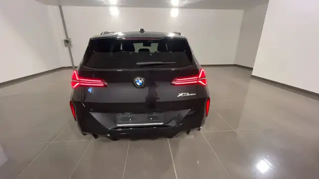 BMW X3 view 5