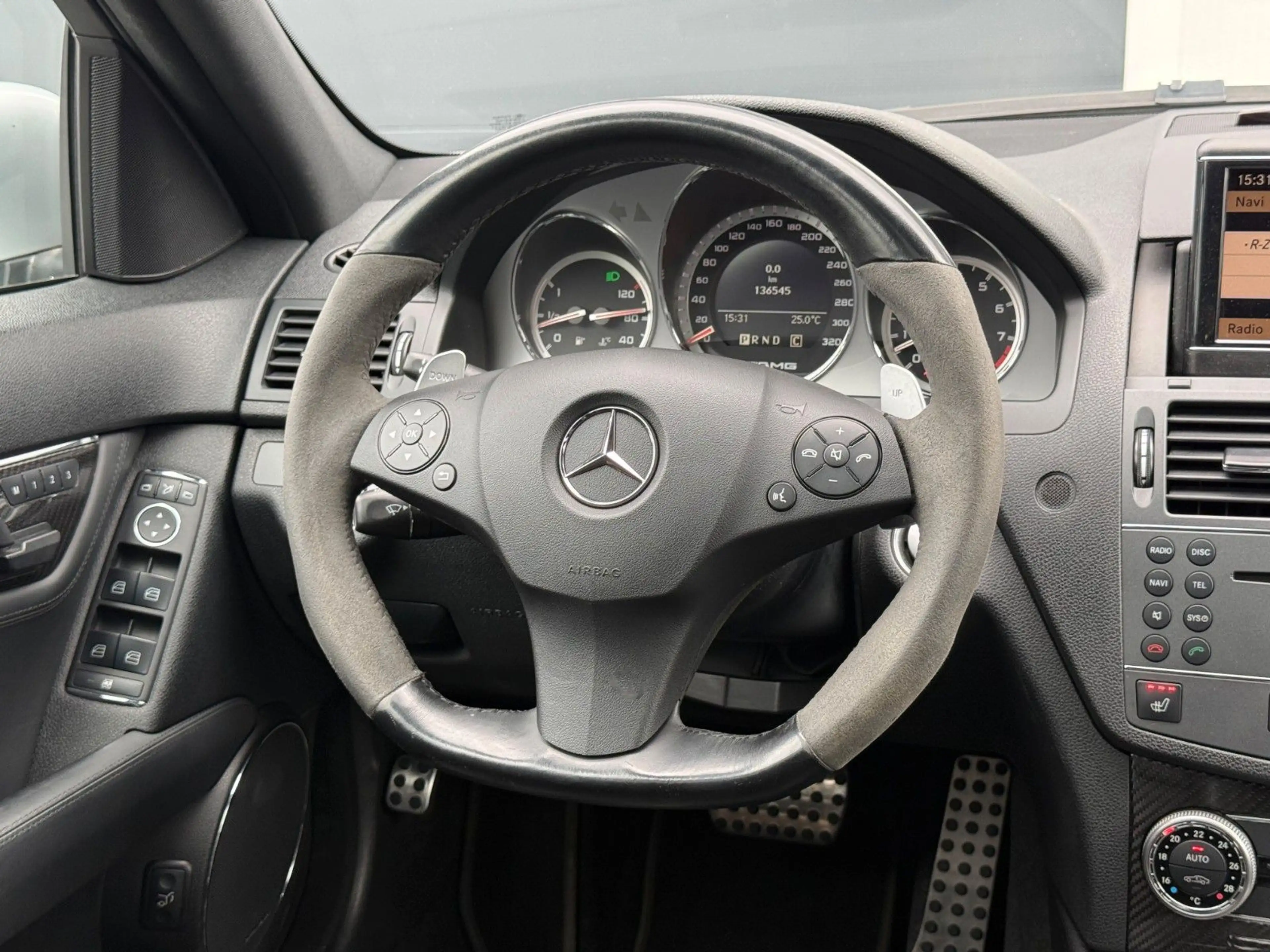 Mercedes-Benz C 63 AMG T-Modell XENON VOLLES MB DSB — photo 11