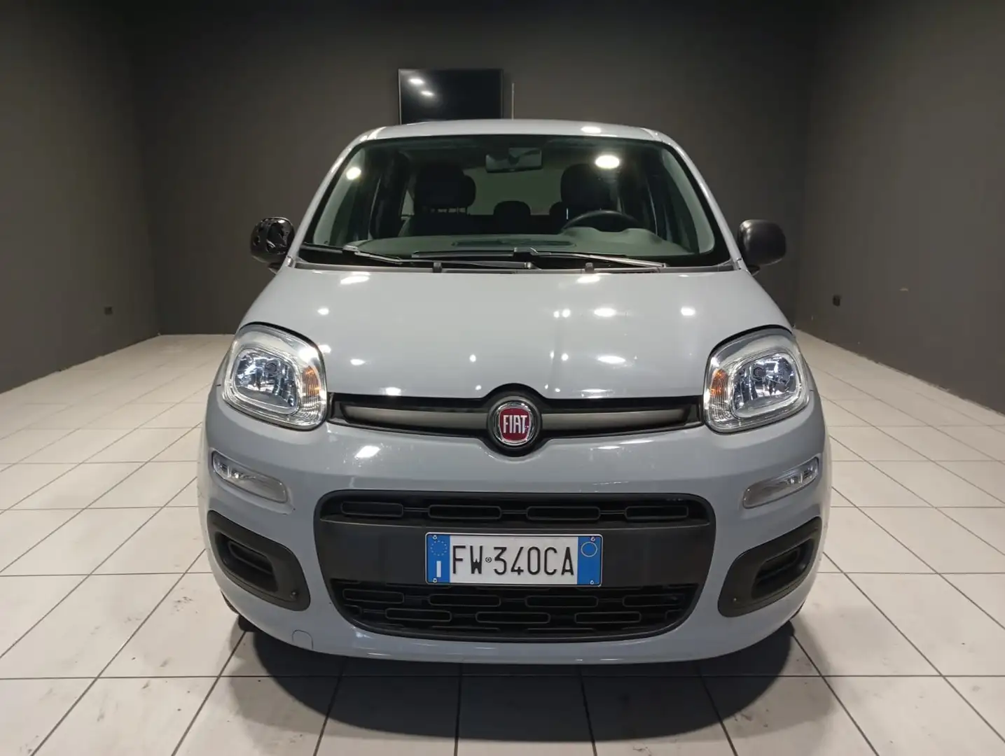 Fiat Panda Panda 1.2 Connected by Wind s Grijs - 2
