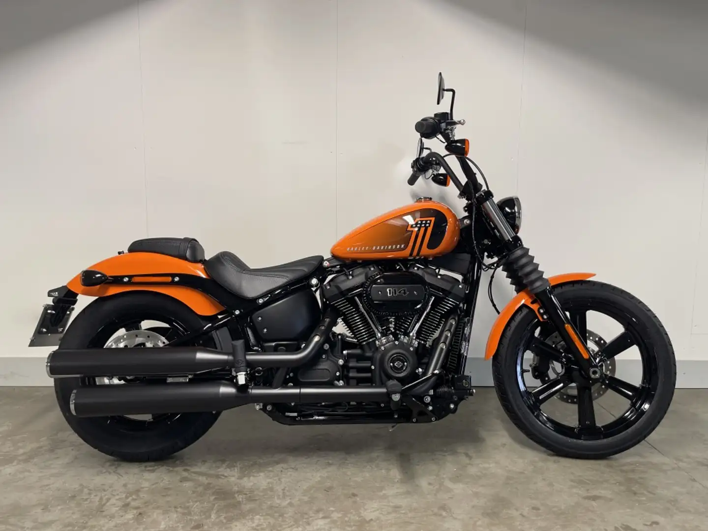 Harley-Davidson Street Bob SOFTAIL FXBB Oranžová - 1