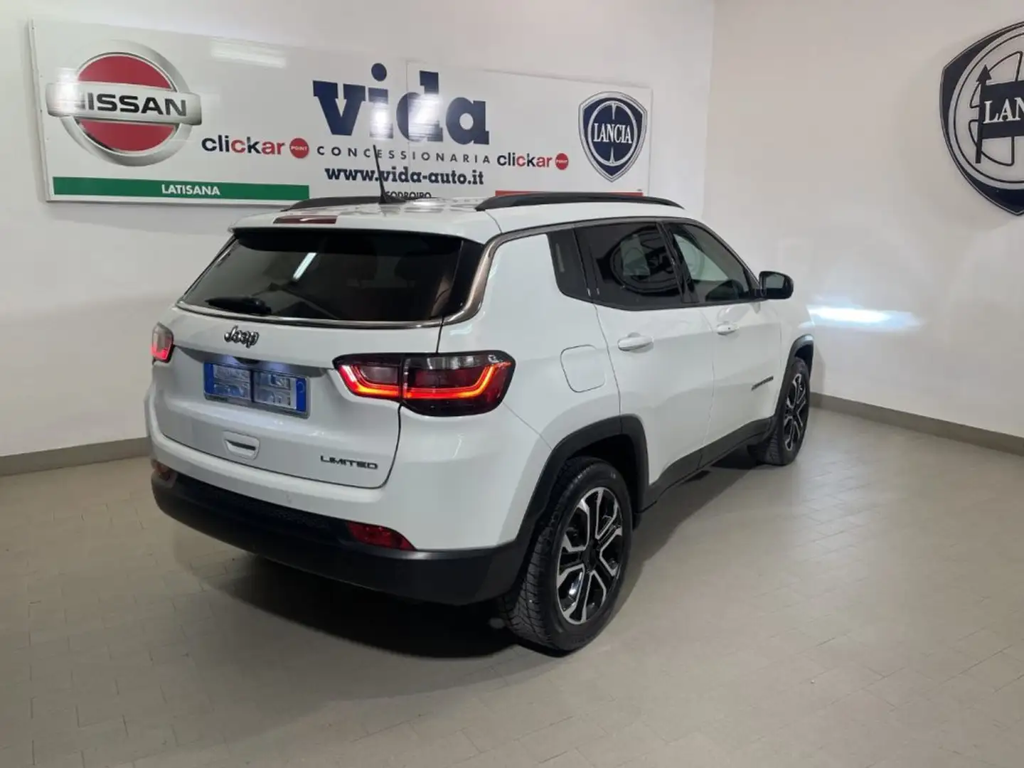 Jeep Compass 1.6 Multijet II 2WD Limited Wit - 2