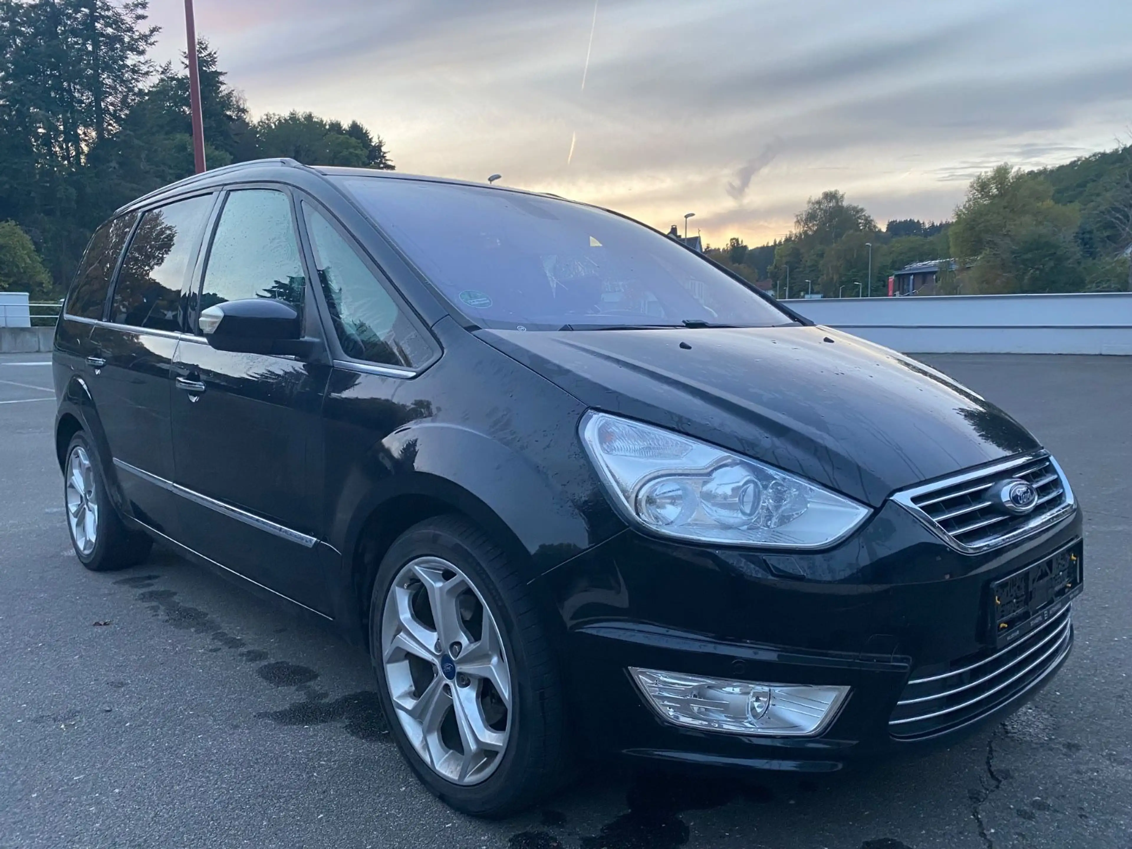 Ford Galaxy Titanium Automatik Navi Xenon Panorama 7p