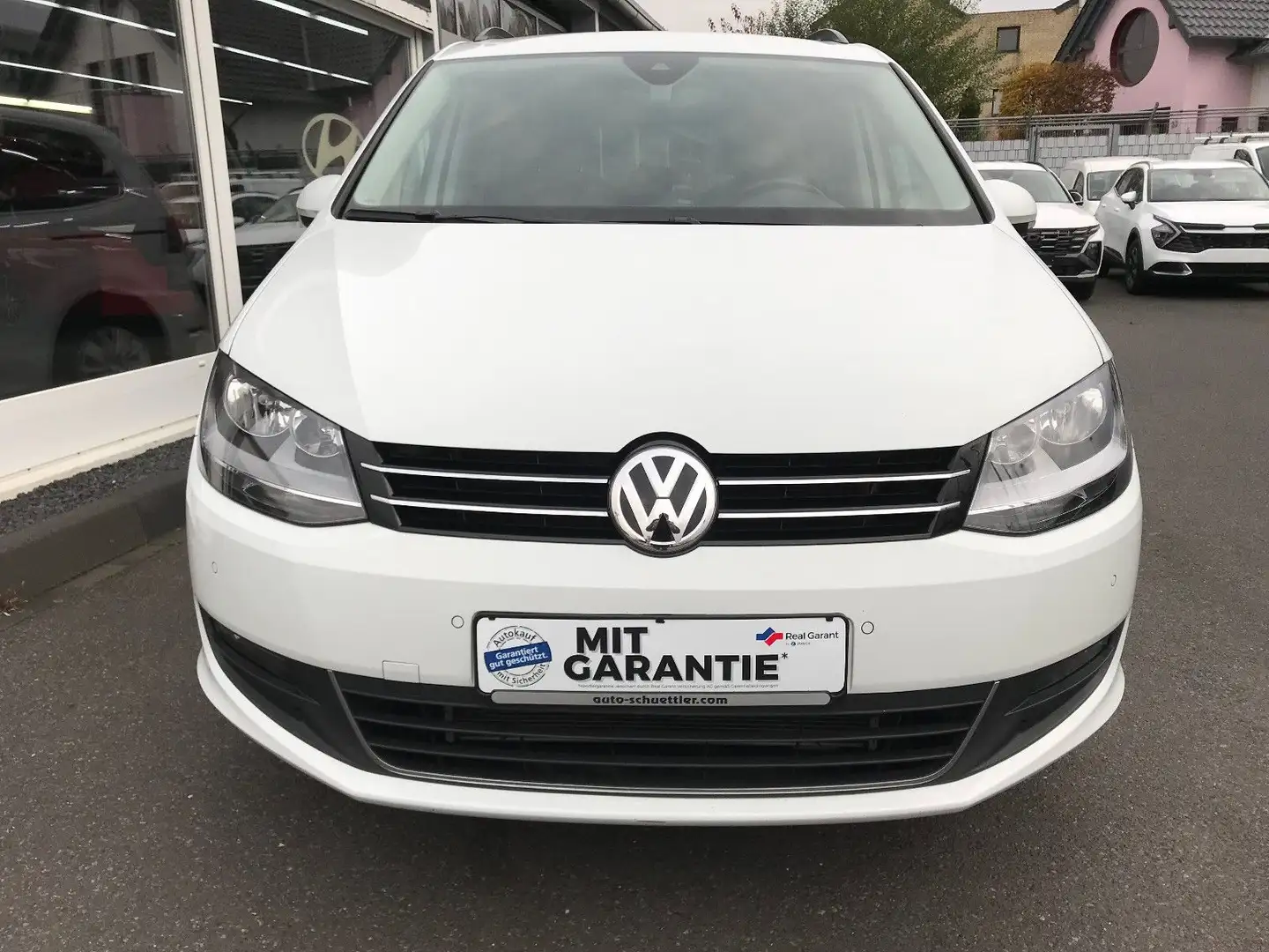 Volkswagen Sharan Comf.7 Sitzer,Navi,Bluet,ToterW,Spurhalte Weiß - 2