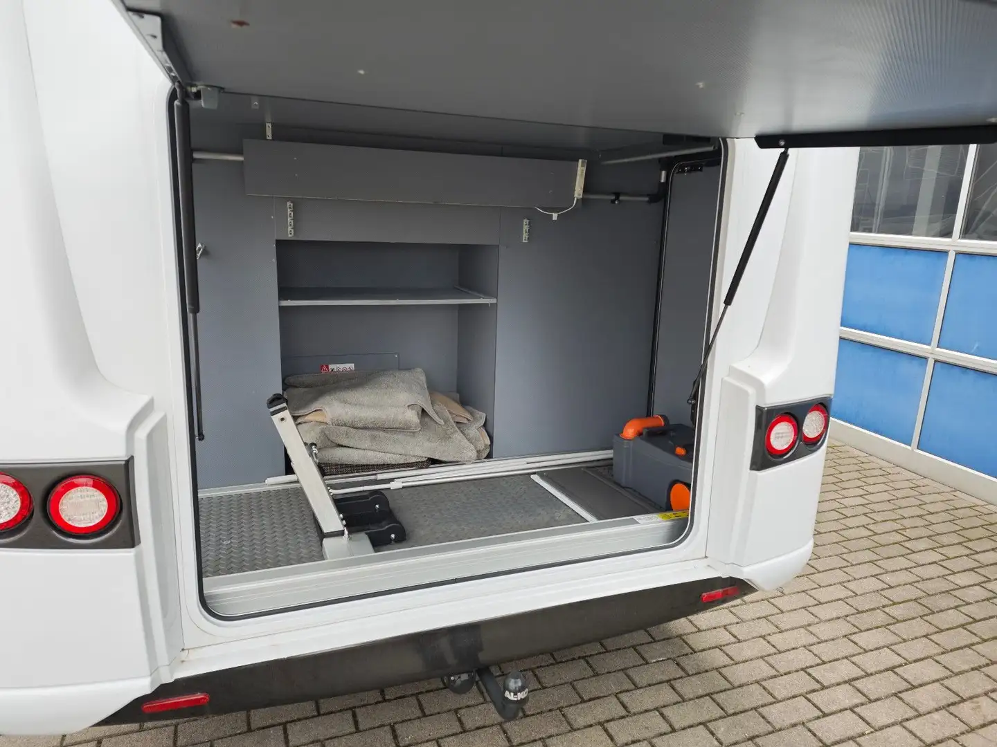 Frankia I 740 QD Hubstützenanlage|AHK|Solar Weiß - 2