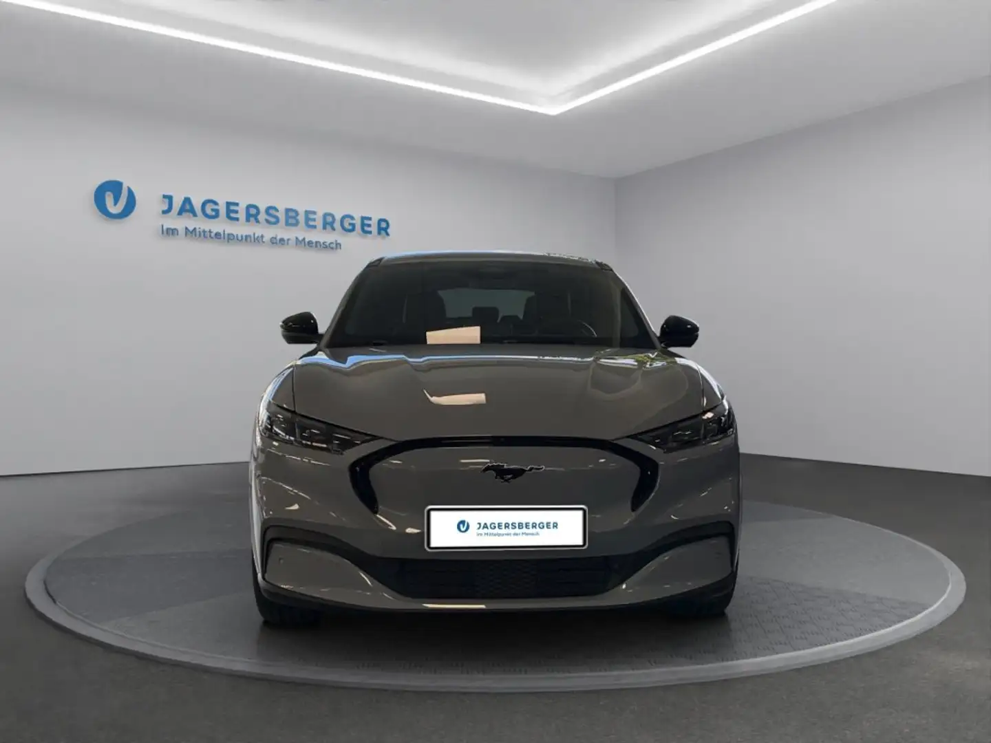 Ford Mustang Mach-E Elektro 88kWh Extended Range Premiu Grau - 2
