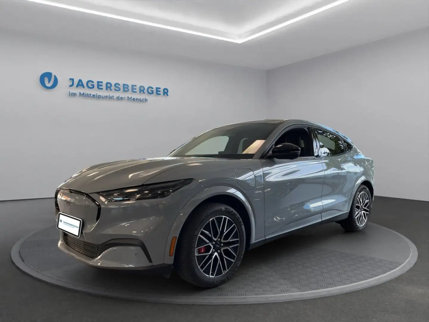 Ford Mustang Mach-E Elektro 88kWh Extended Range Premiu Grau - 1