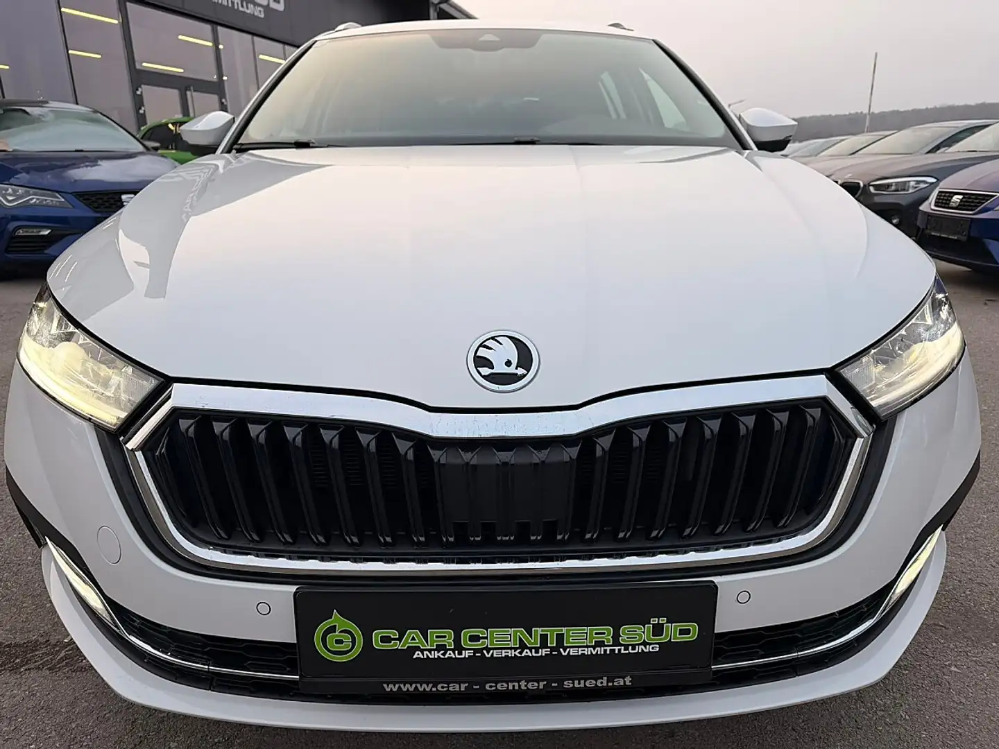 Skoda Octavia Combi 2,0 TDI Style DSG Weiß - 2
