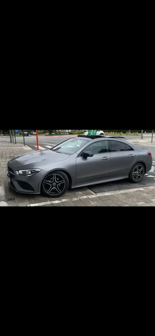 Mercedes-Benz CLA 180 d 7G-DCT AMG Line, Pano dak, Mat grijs, full optie Grijs - 1