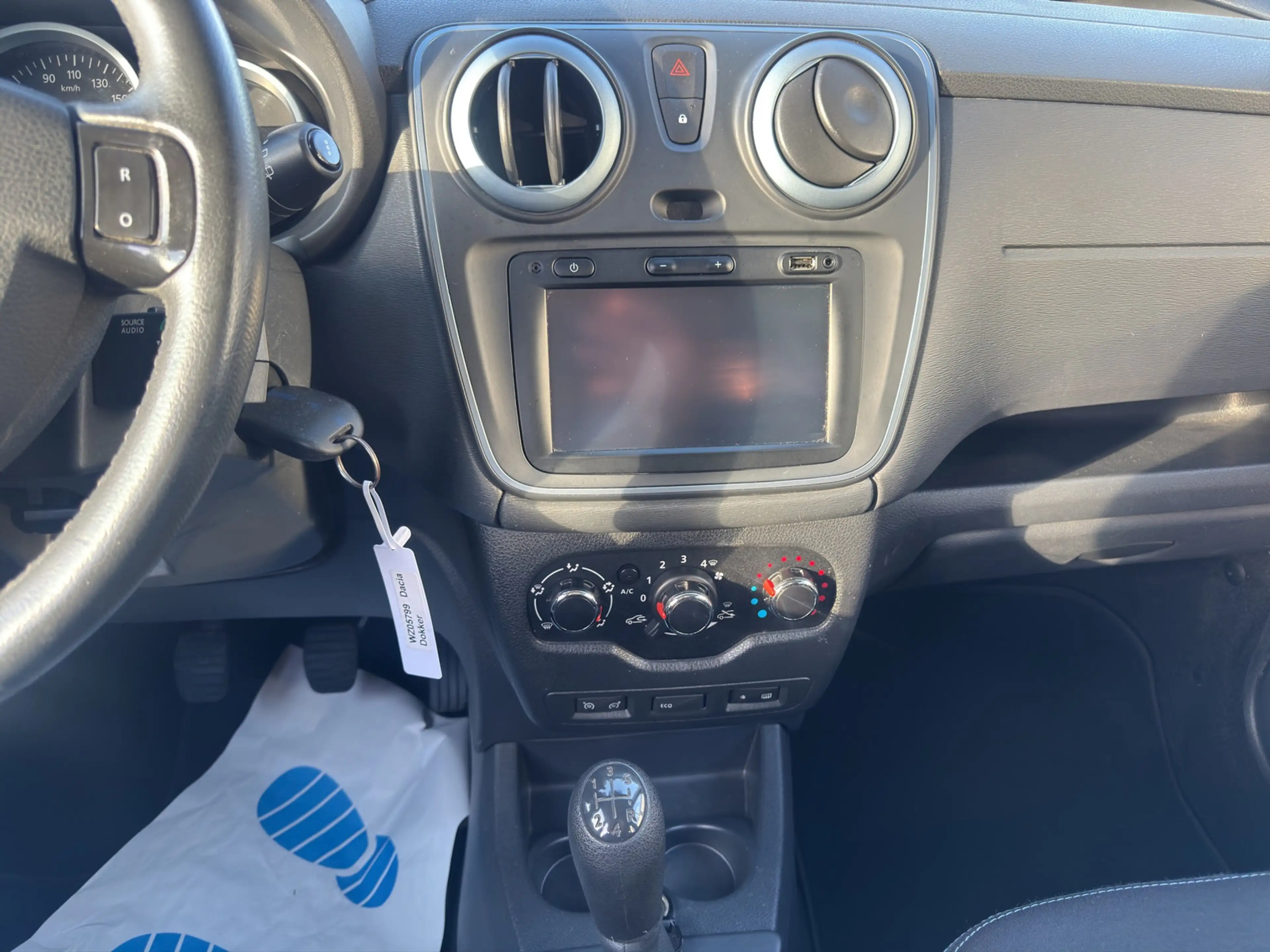 Dacia Dokker Stepway Celebration~1.HAND~NAVI~TEMPOM~SHZG~PDC~DA — photo 10