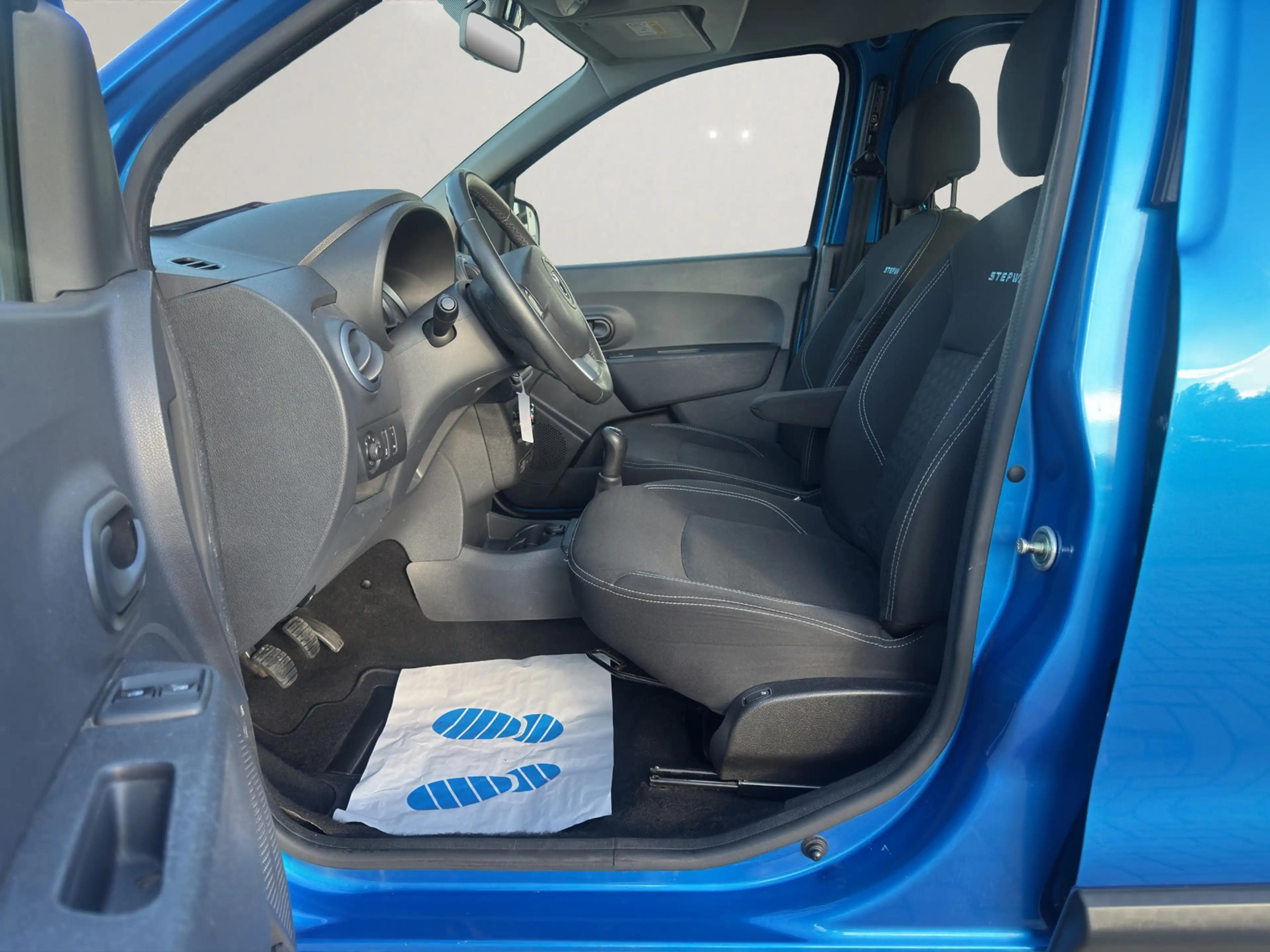 Dacia Dokker Stepway Celebration~1.HAND~NAVI~TEMPOM~SHZG~PDC~DA — photo 12