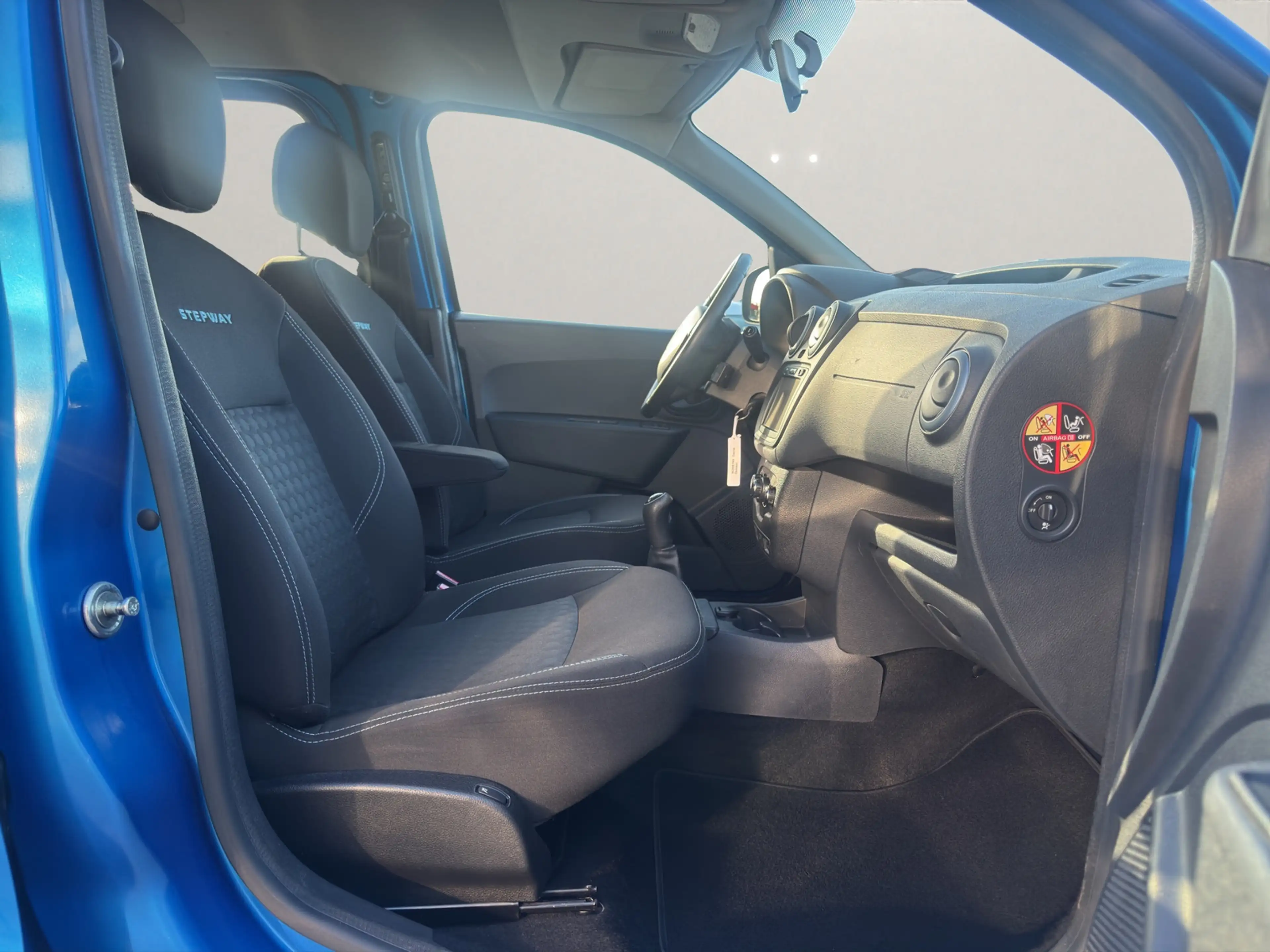 Dacia Dokker Stepway Celebration~1.HAND~NAVI~TEMPOM~SHZG~PDC~DA — photo 13