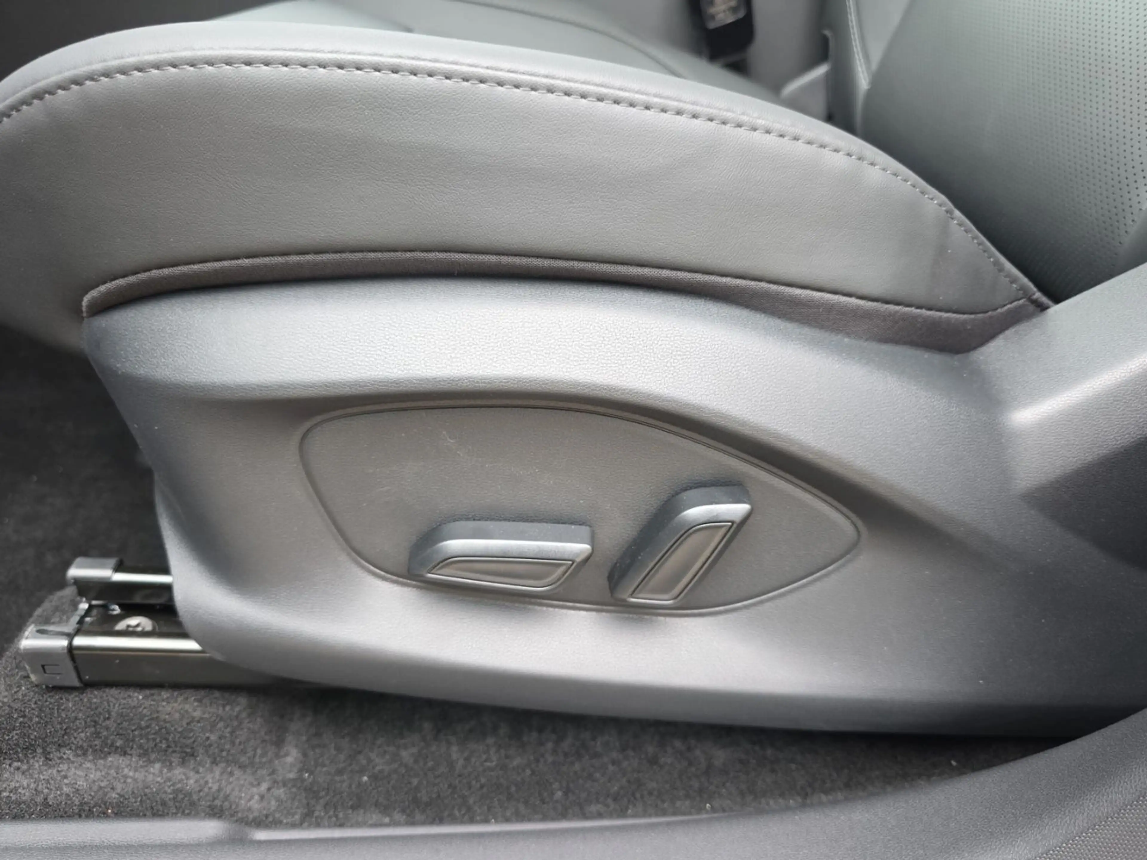 MG ZS Hybrid+ Luxury PANORAMA APP 360° NAVI LHZ LED — photo 12