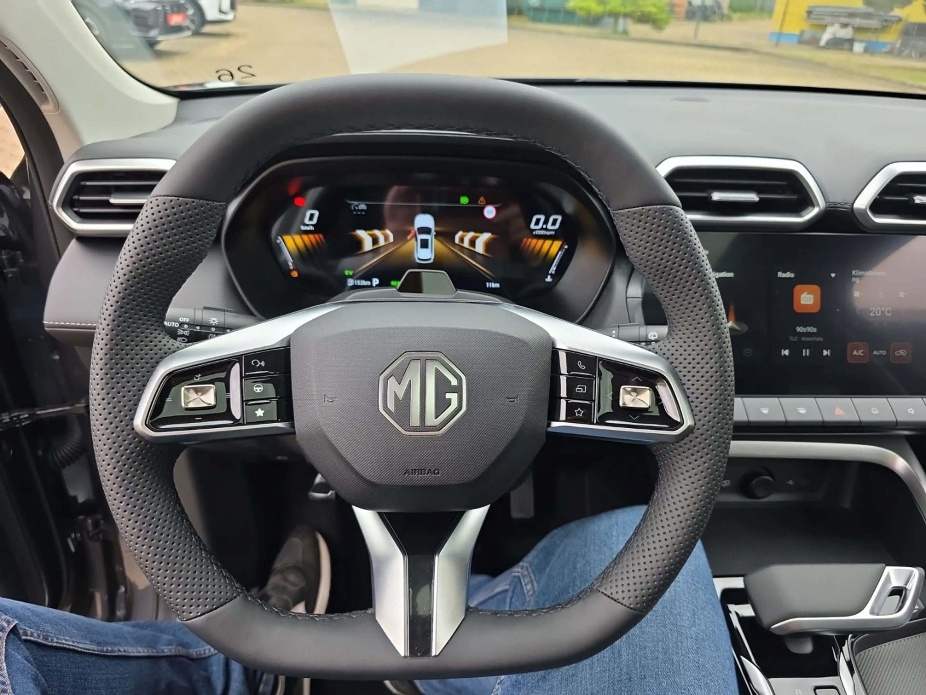 MG ZS Hybrid+ Luxury PANORAMA APP 360° NAVI LHZ LED — photo 15