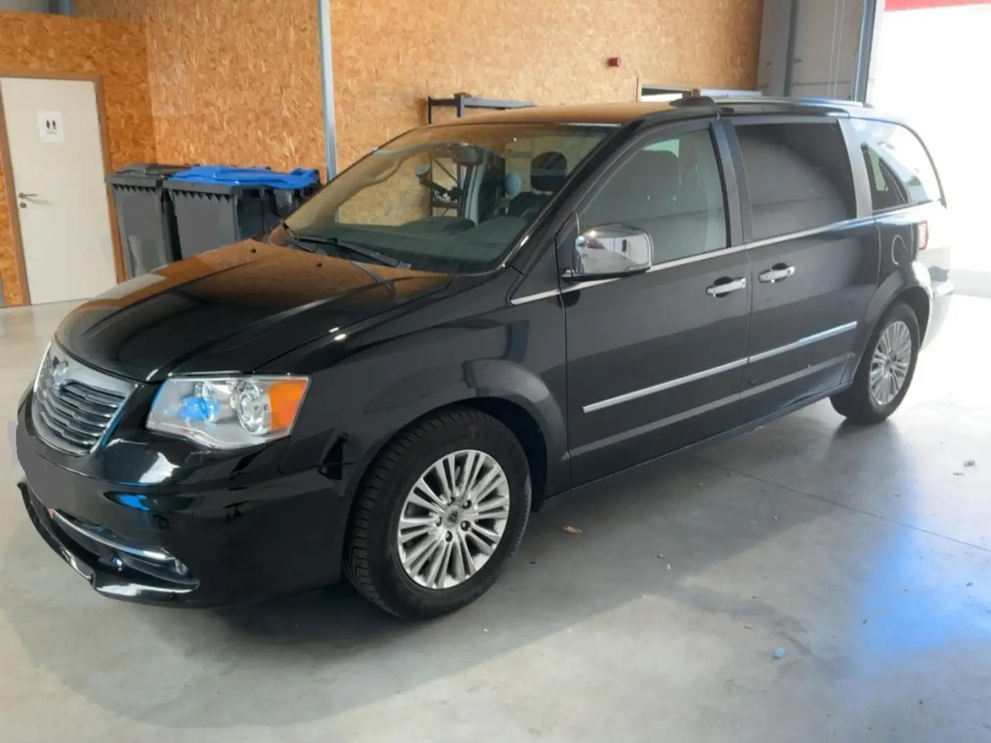 Lancia Voyager 2.8CRD Platinum 177 Aut. Noir - 2