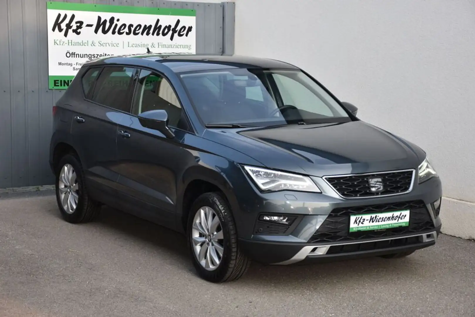 SEAT Ateca Style 1.6 TDI / LED / Sitzheizung / Navi / Grijs - 1