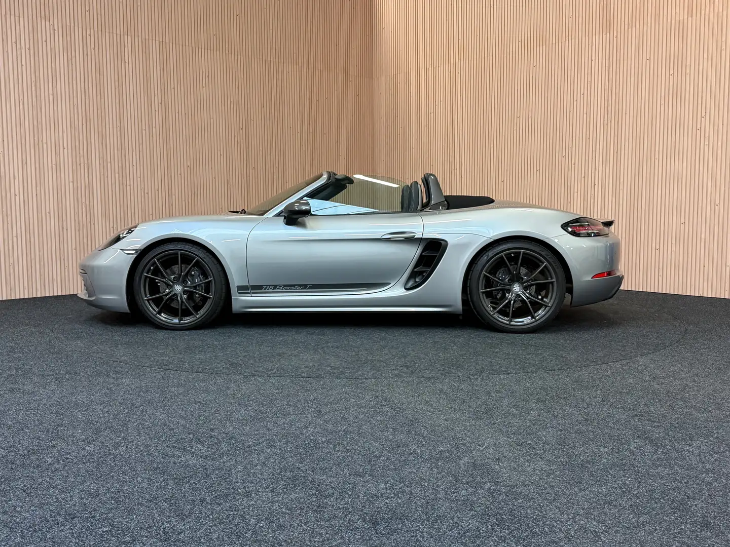 Porsche 718 718 Boxster T 2.0 Turbo PDK| Pdc| 20"| SCP plus| Navi Silber - 2