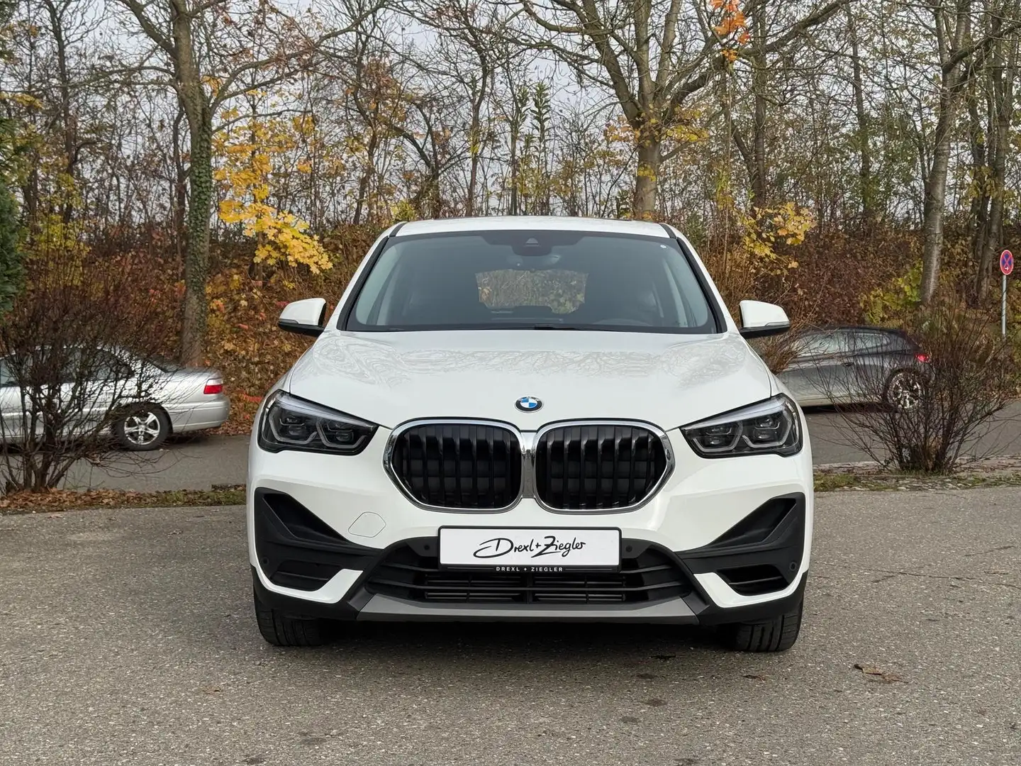 BMW X1 sDrive20i AdLED eSpSitze HeadUp PANO Kamera Bianco - 2