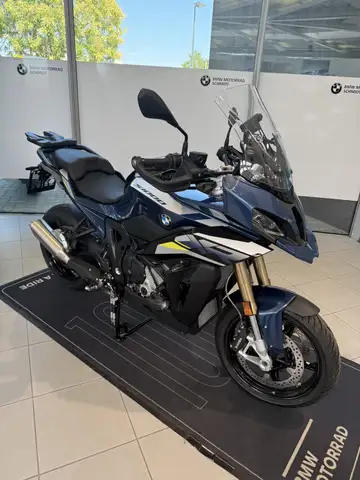 BMW S view 2