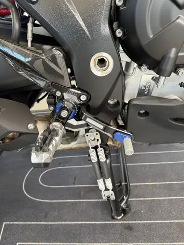 BMW S view 8