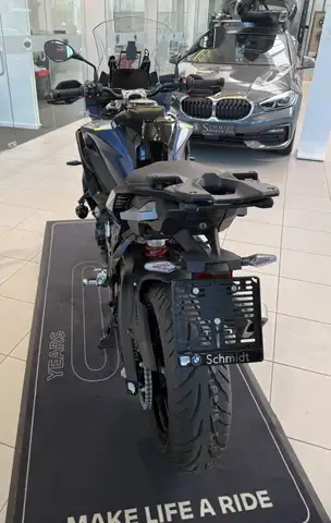 BMW S view 6
