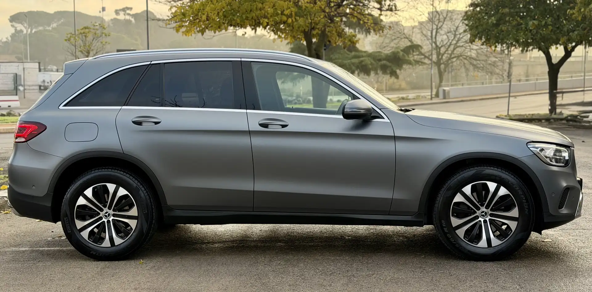 Mercedes-Benz GLC 220 d Sport 4Matic 194CV Restyling Gris - 2