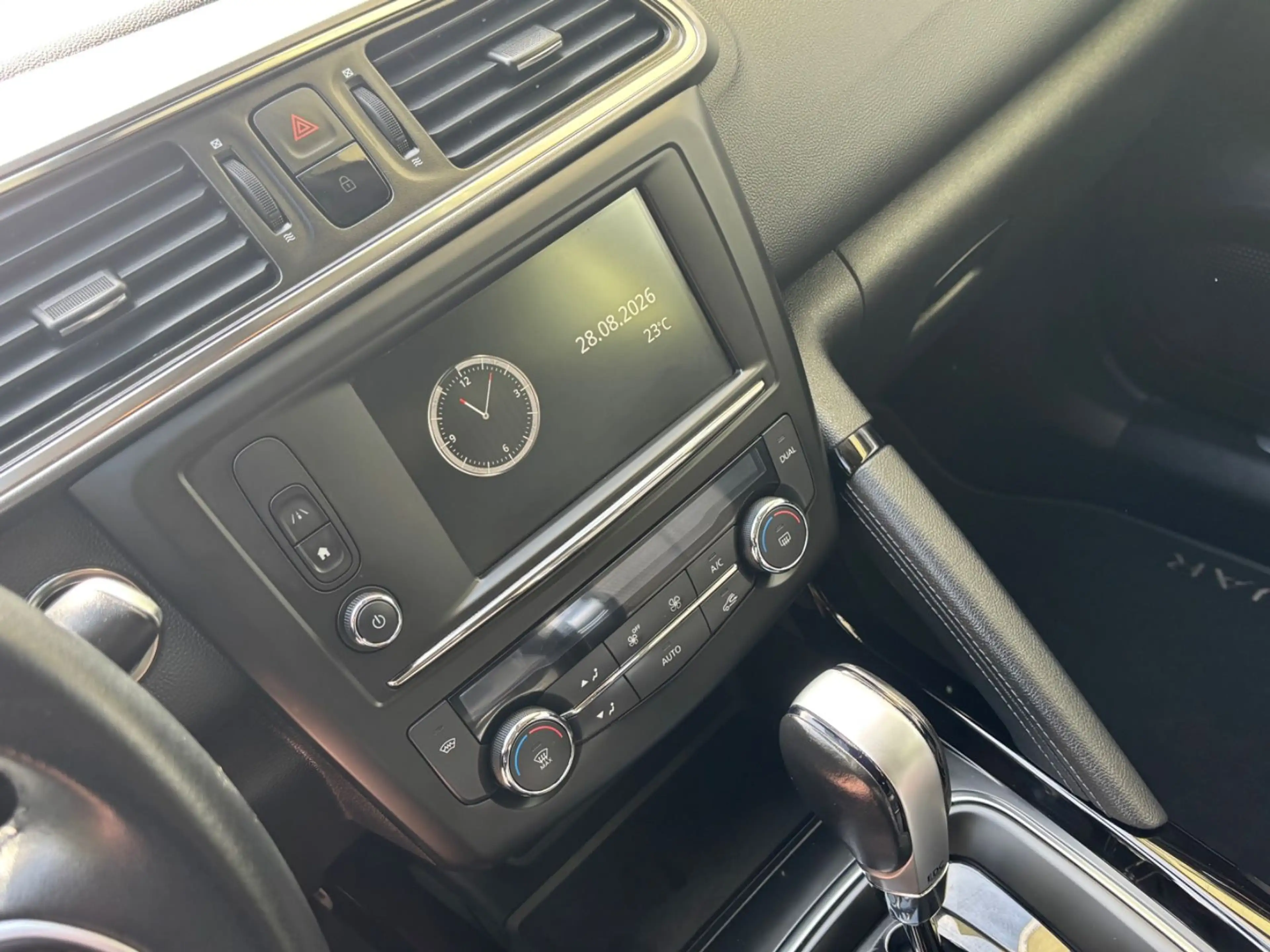 Renault Kadjar Limited 1.2 Autom Klima  Tempomat Sitzhz — photo 12