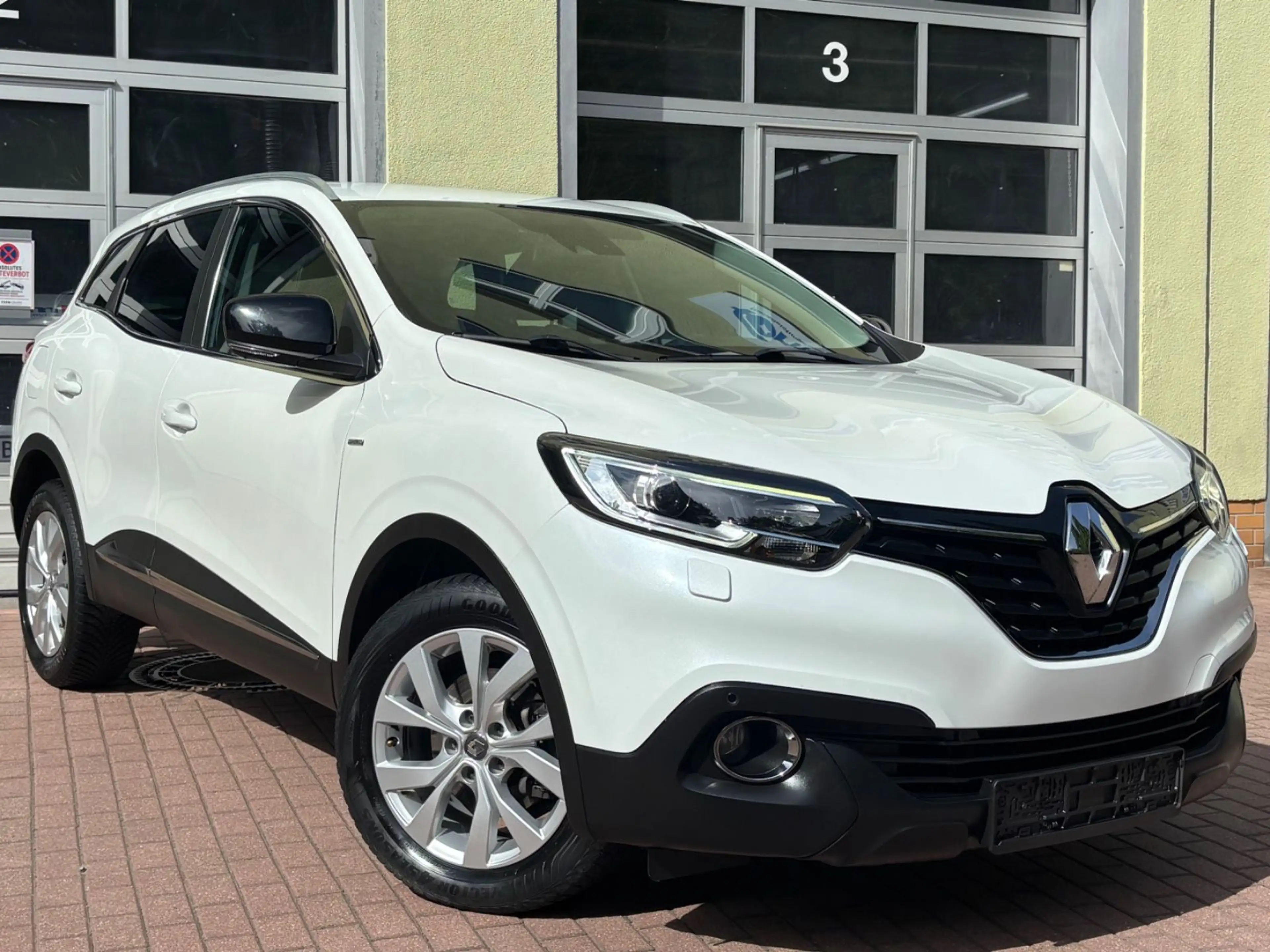 Renault Kadjar Limited 1.2 Autom Klima  Tempomat Sitzhz — photo 9