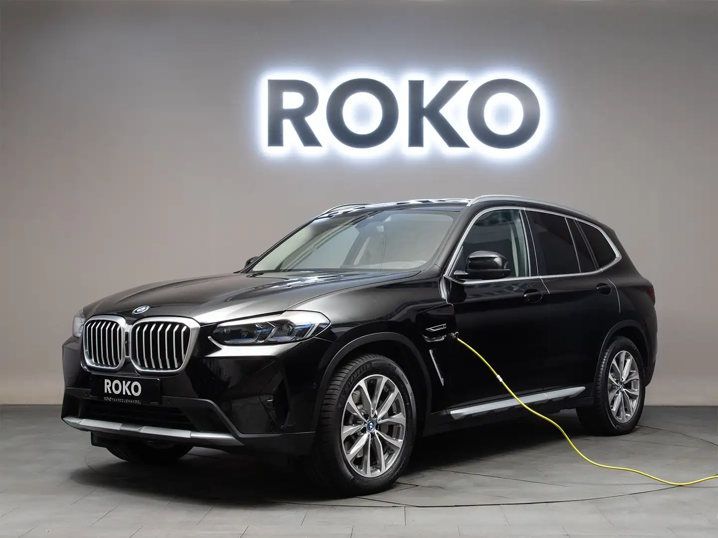 BMW X3 xD 30e Keyless HuD Laser 360°DisKey PANO 1.H Schwarz - 1