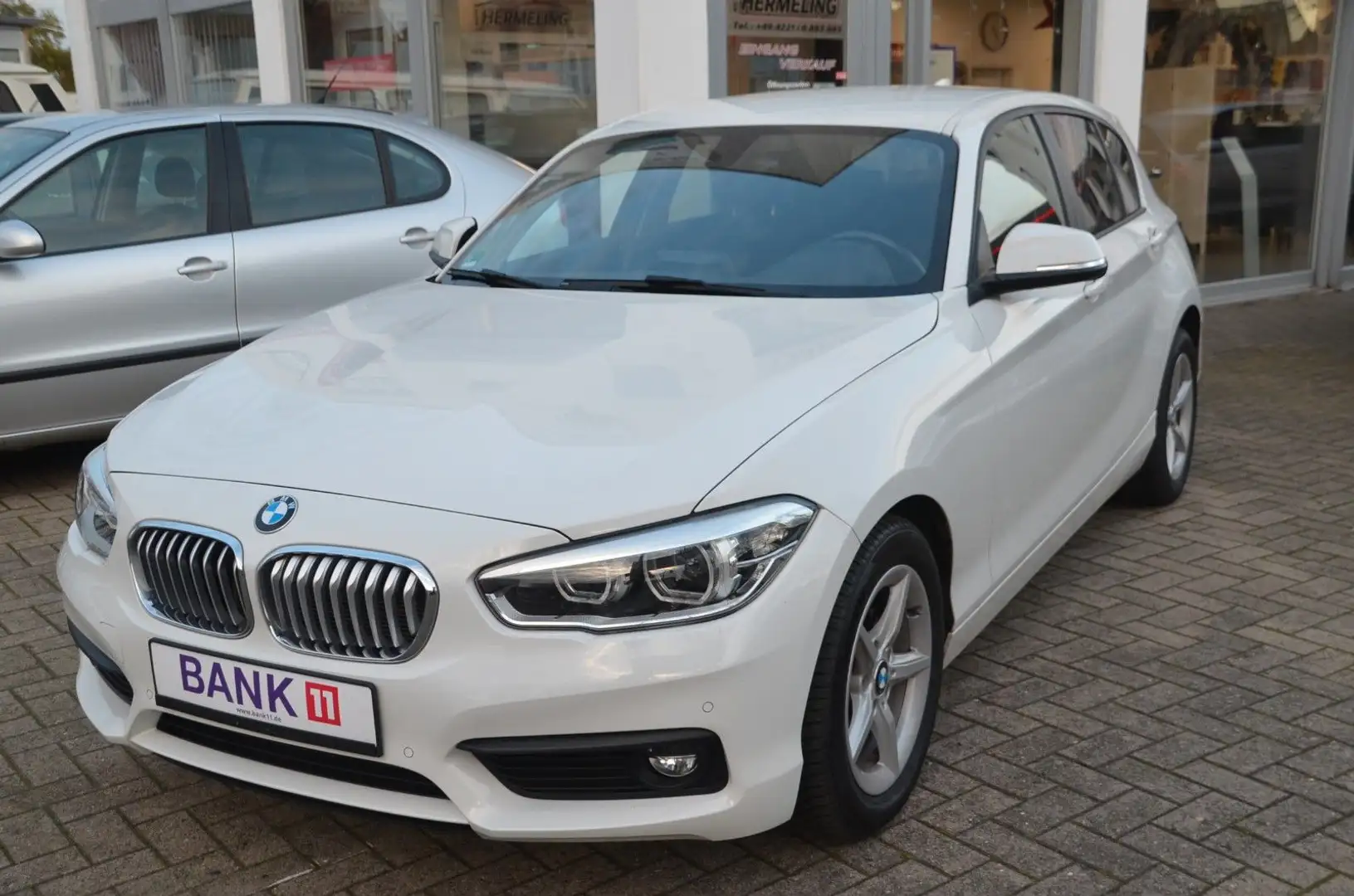 BMW 118 i Advantage Blanc - 2