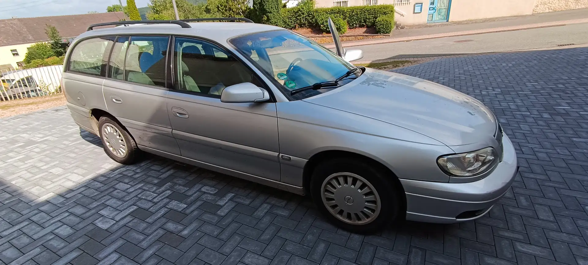 Opel Omega Omega Caravan 2.2 DTI Edition Argent - 1