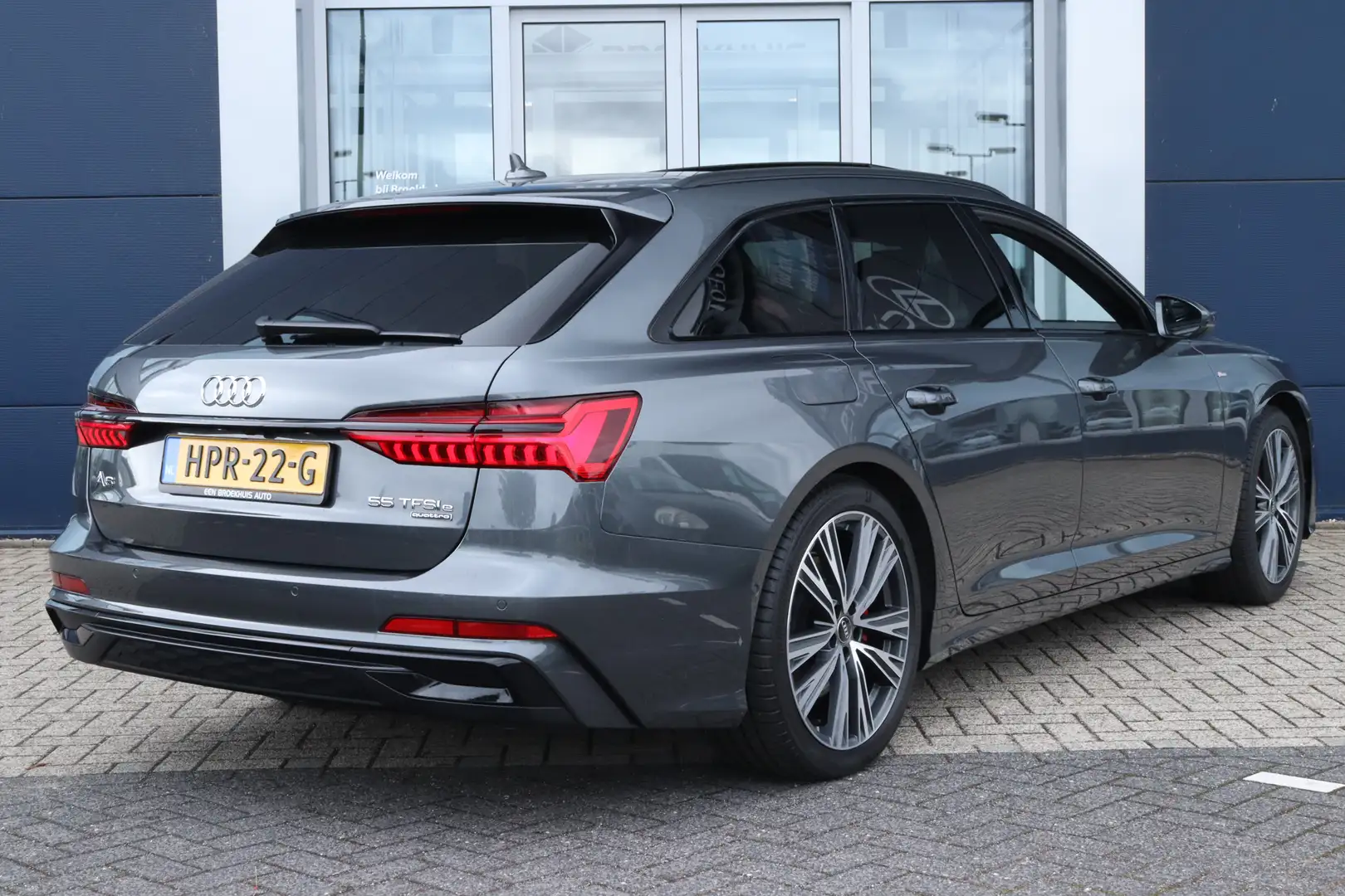 Audi A6 Avant 55 TFSI e quattro Pro Line S Competition Pan Grau - 2